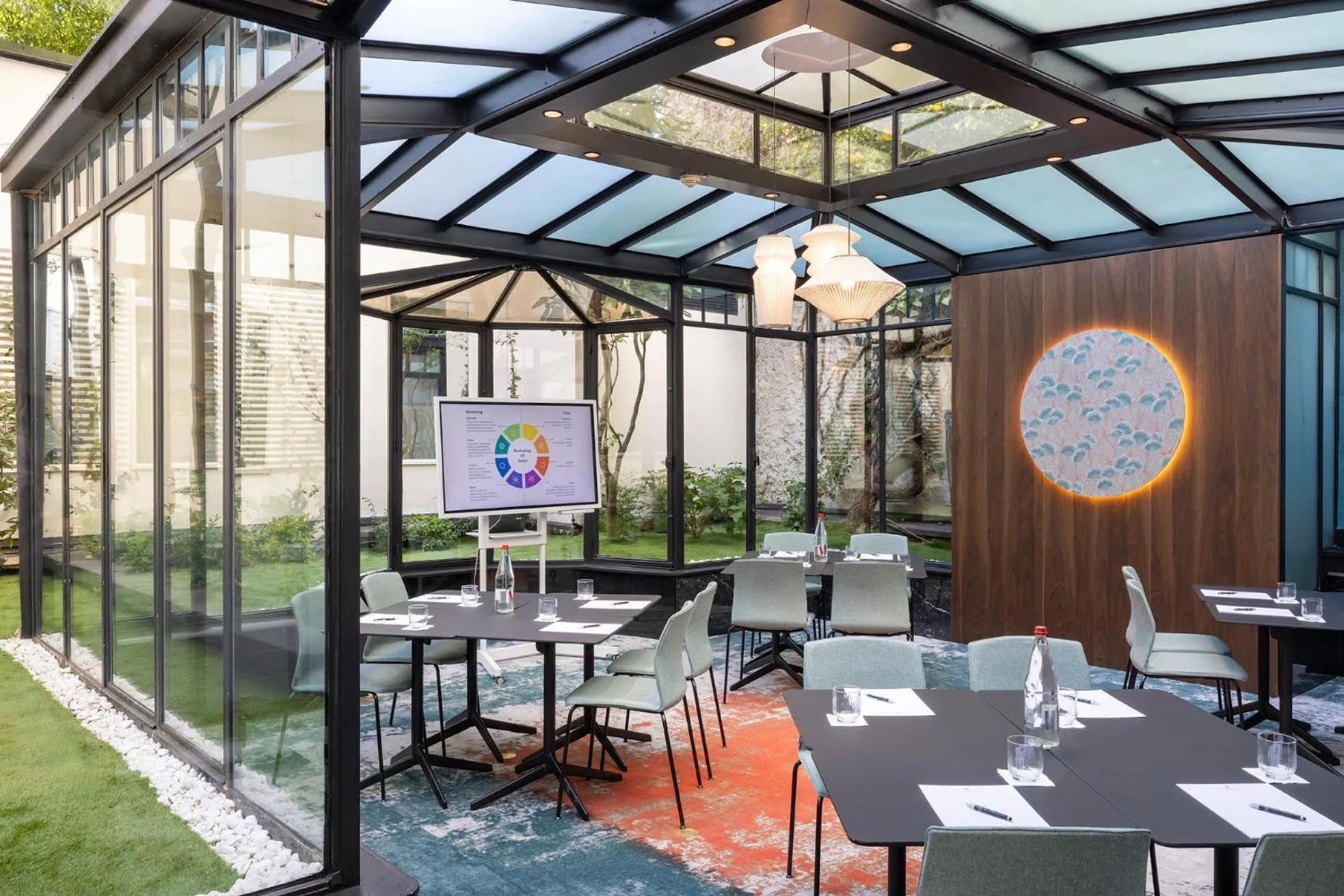 Garden in Hôtel Etoile Maillot