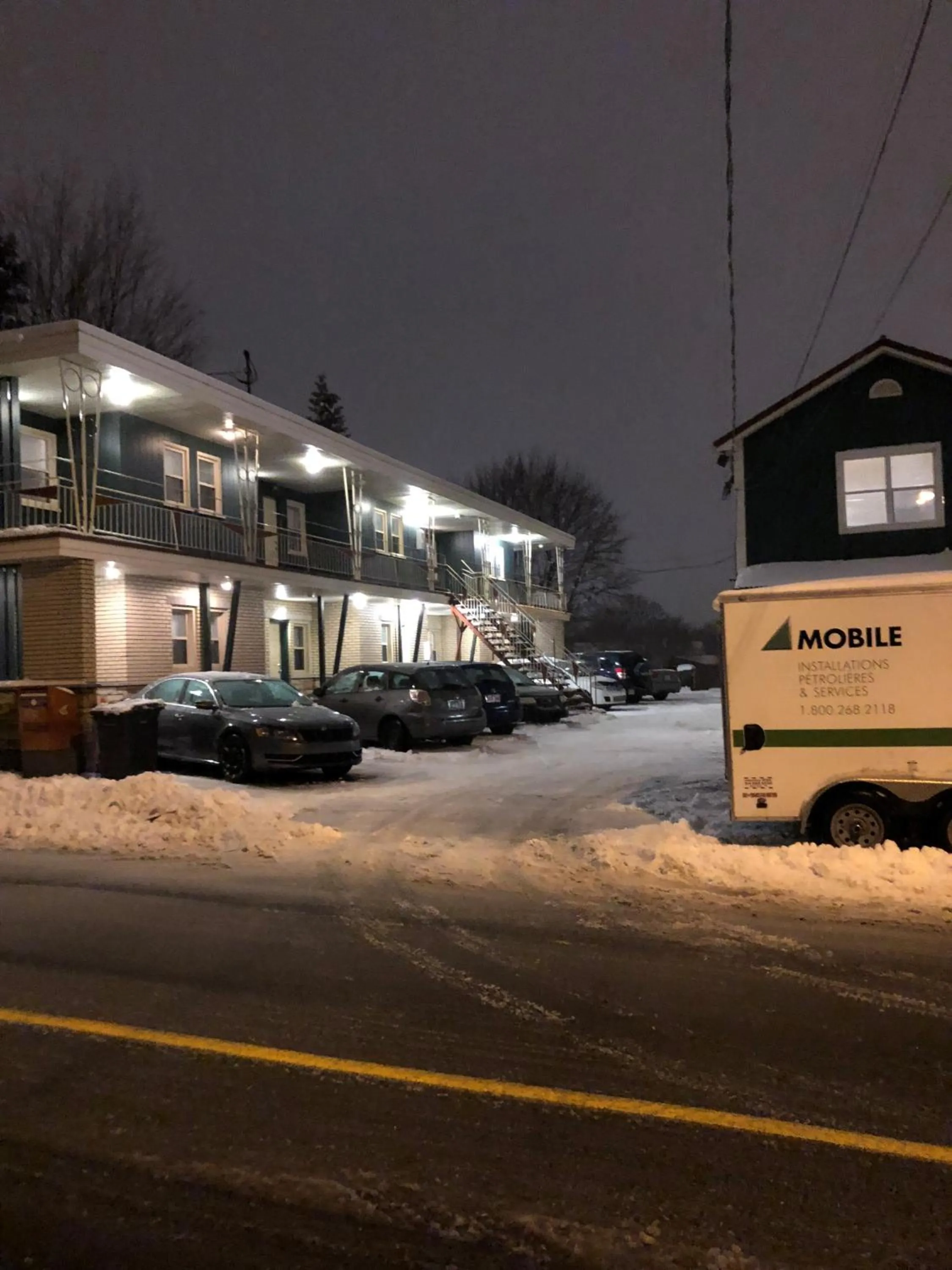 Parking in Motel Saint-Hilaire