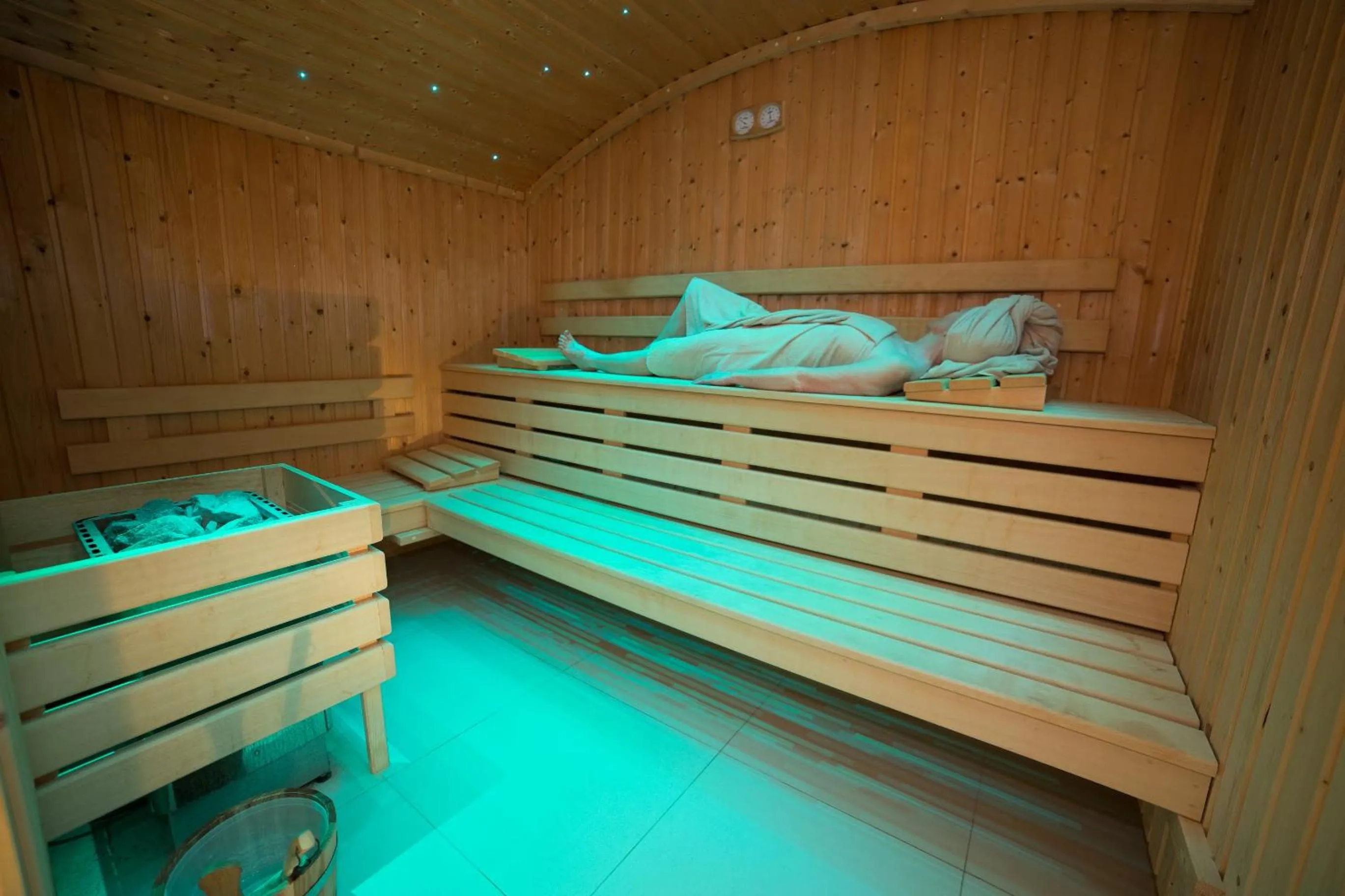 Sauna, Bed in Jehan De Beauce - Les Collectionneurs