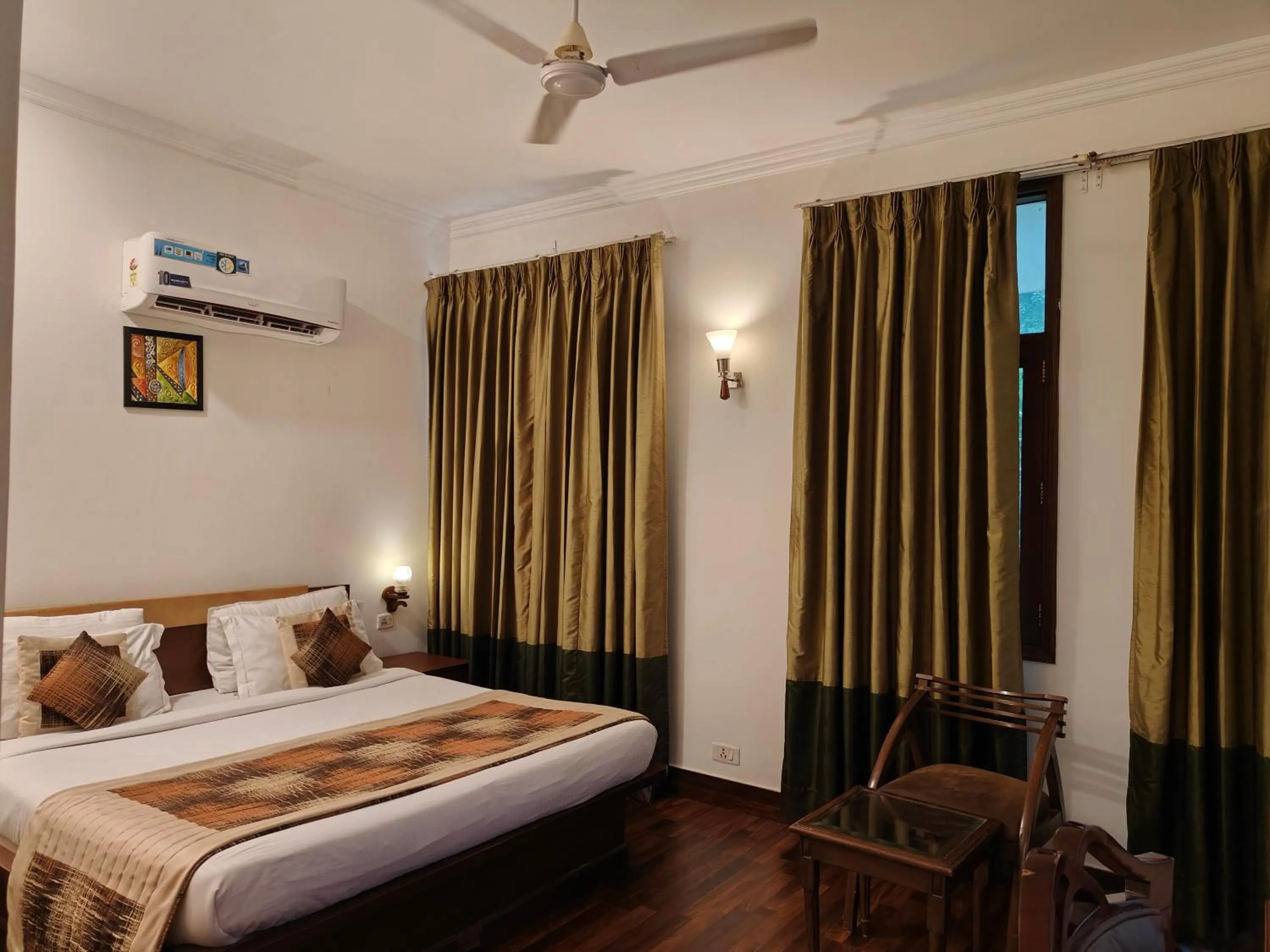 Bed in Tavisha Villa Golf Course MG Road