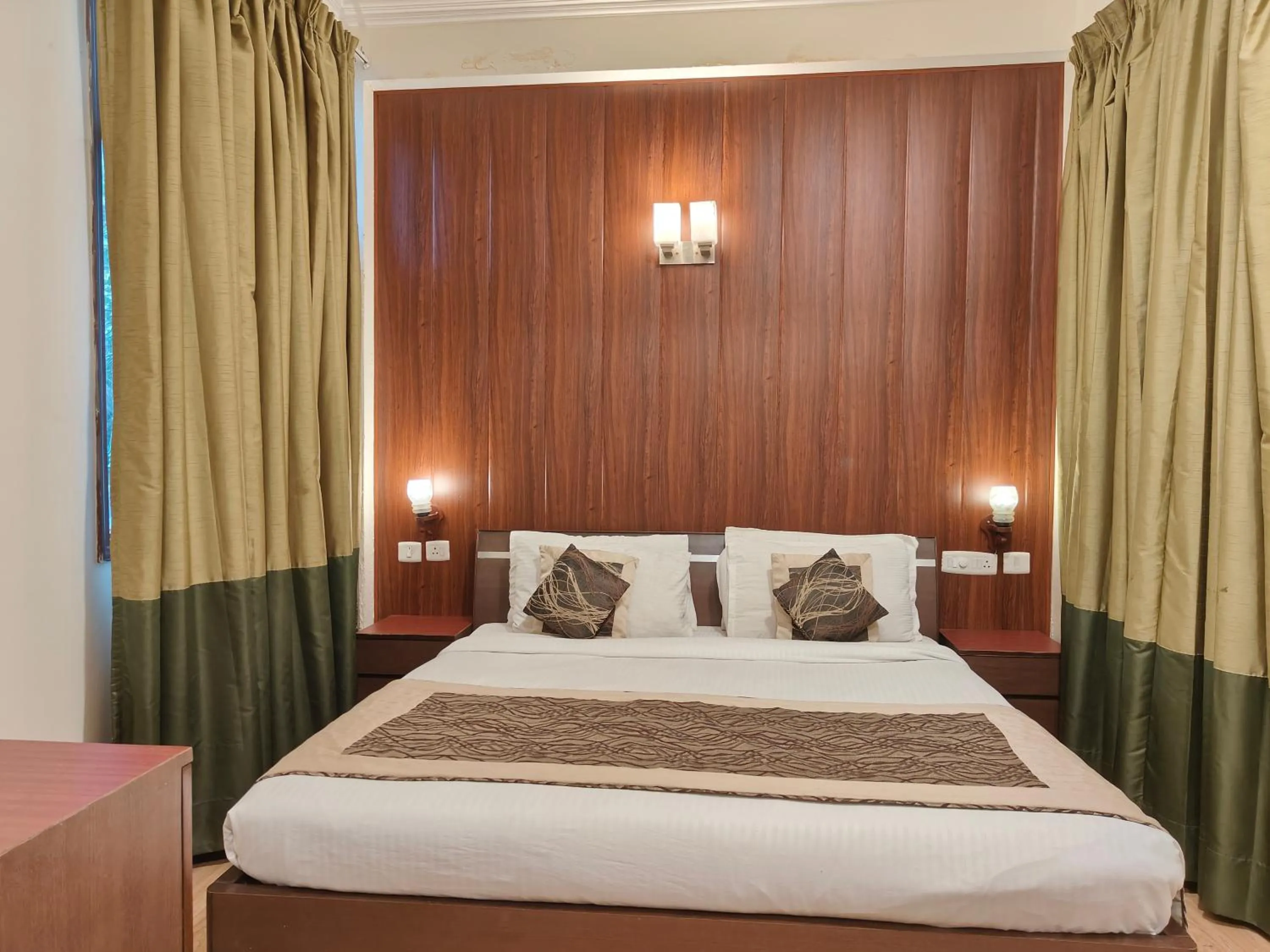 Bed in Tavisha Villa Golf Course MG Road