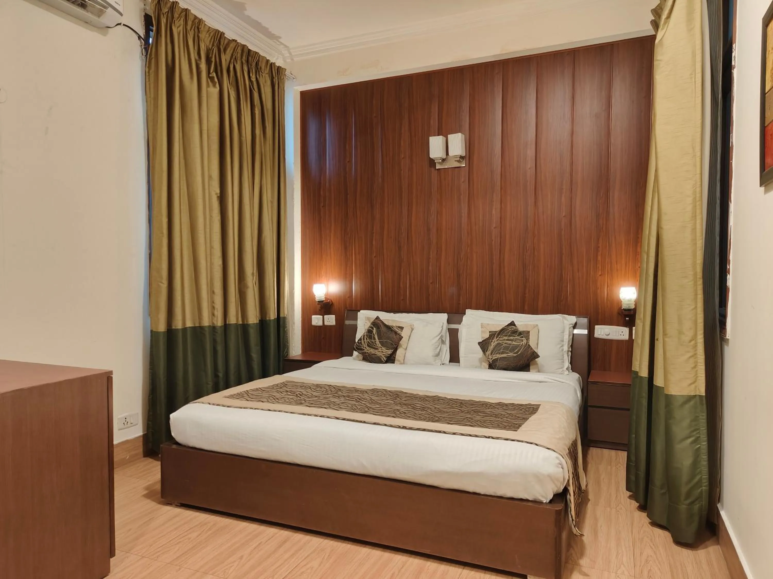 Bed in Tavisha Villa Golf Course MG Road