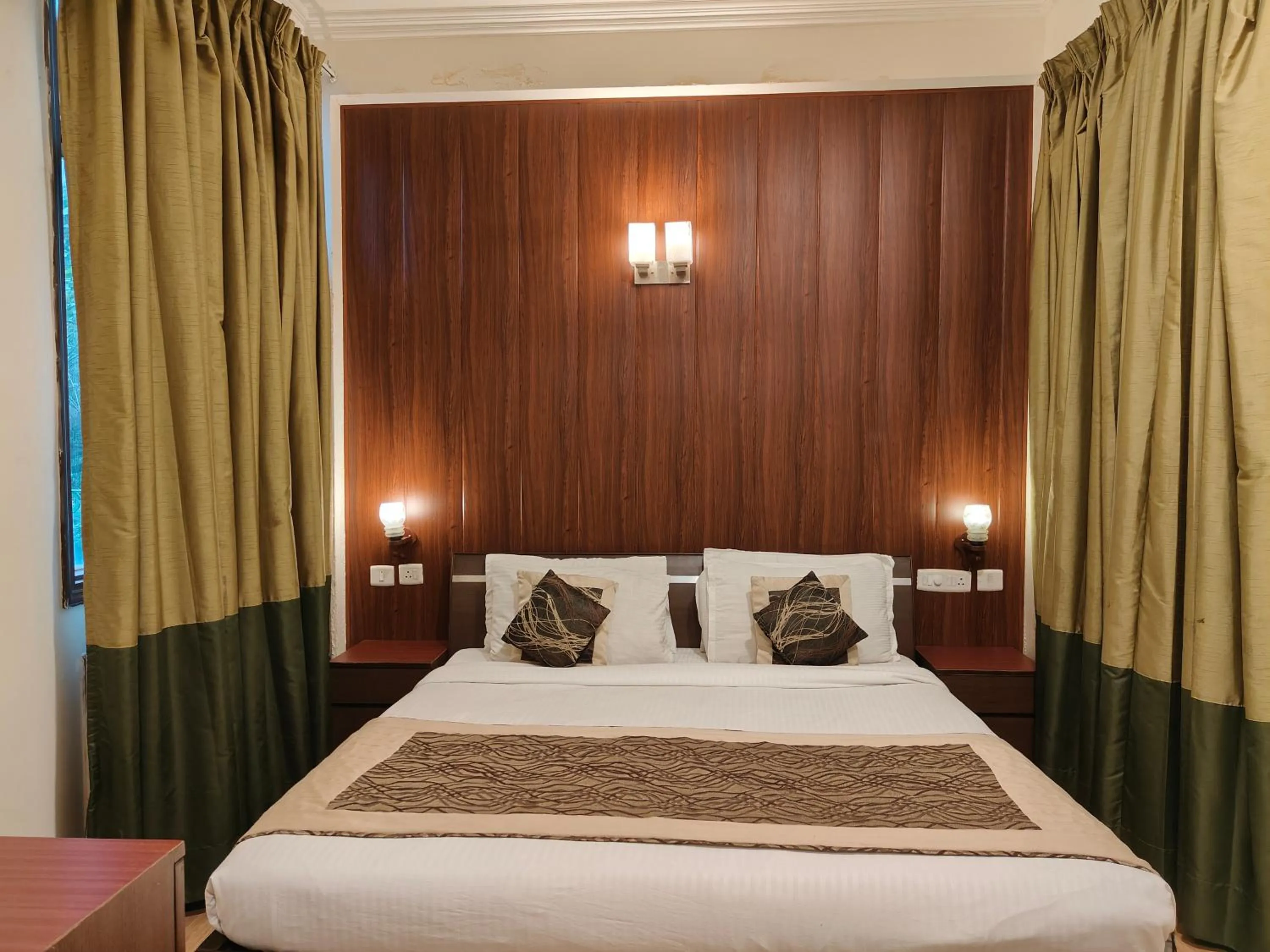 Bed in Tavisha Villa Golf Course MG Road