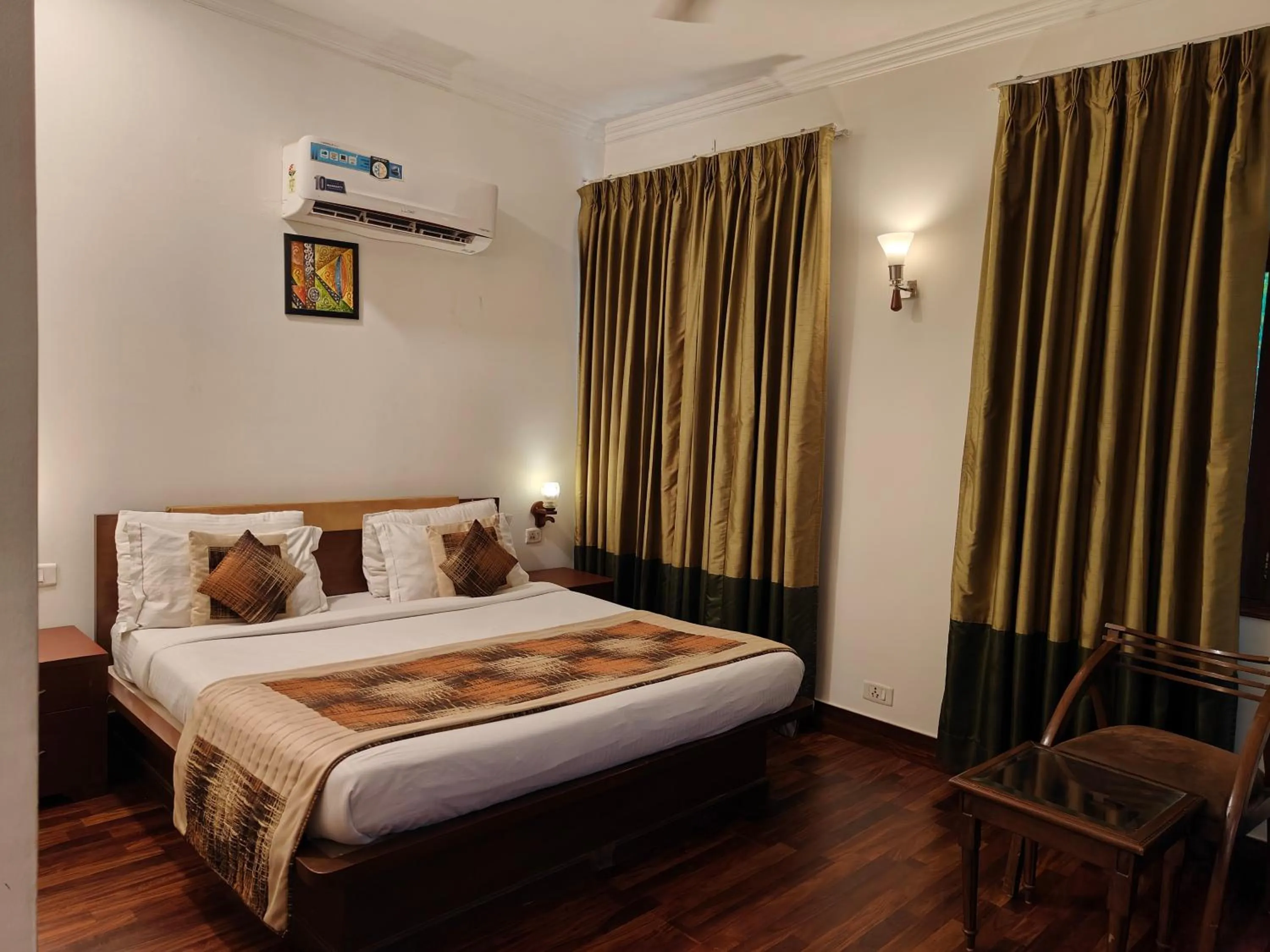 Bed in Tavisha Villa Golf Course MG Road
