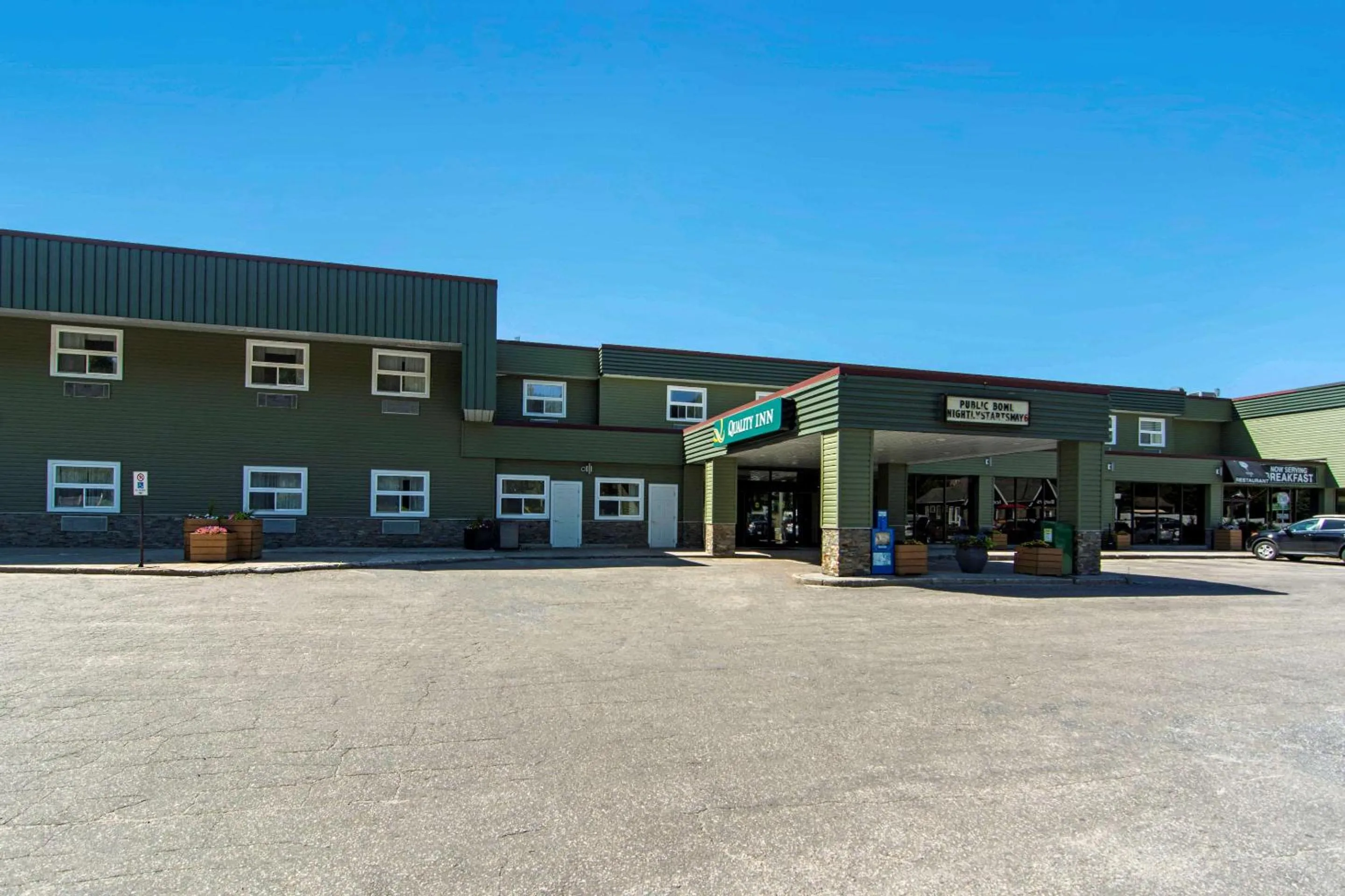 Property building in Quality Inn