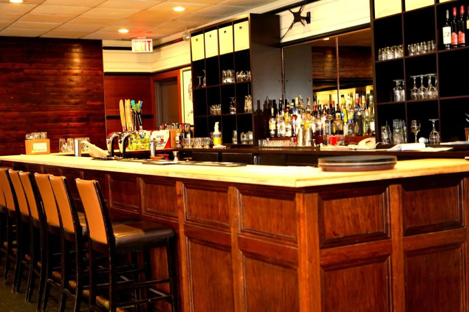 Restaurant/places to eat in Quality Inn