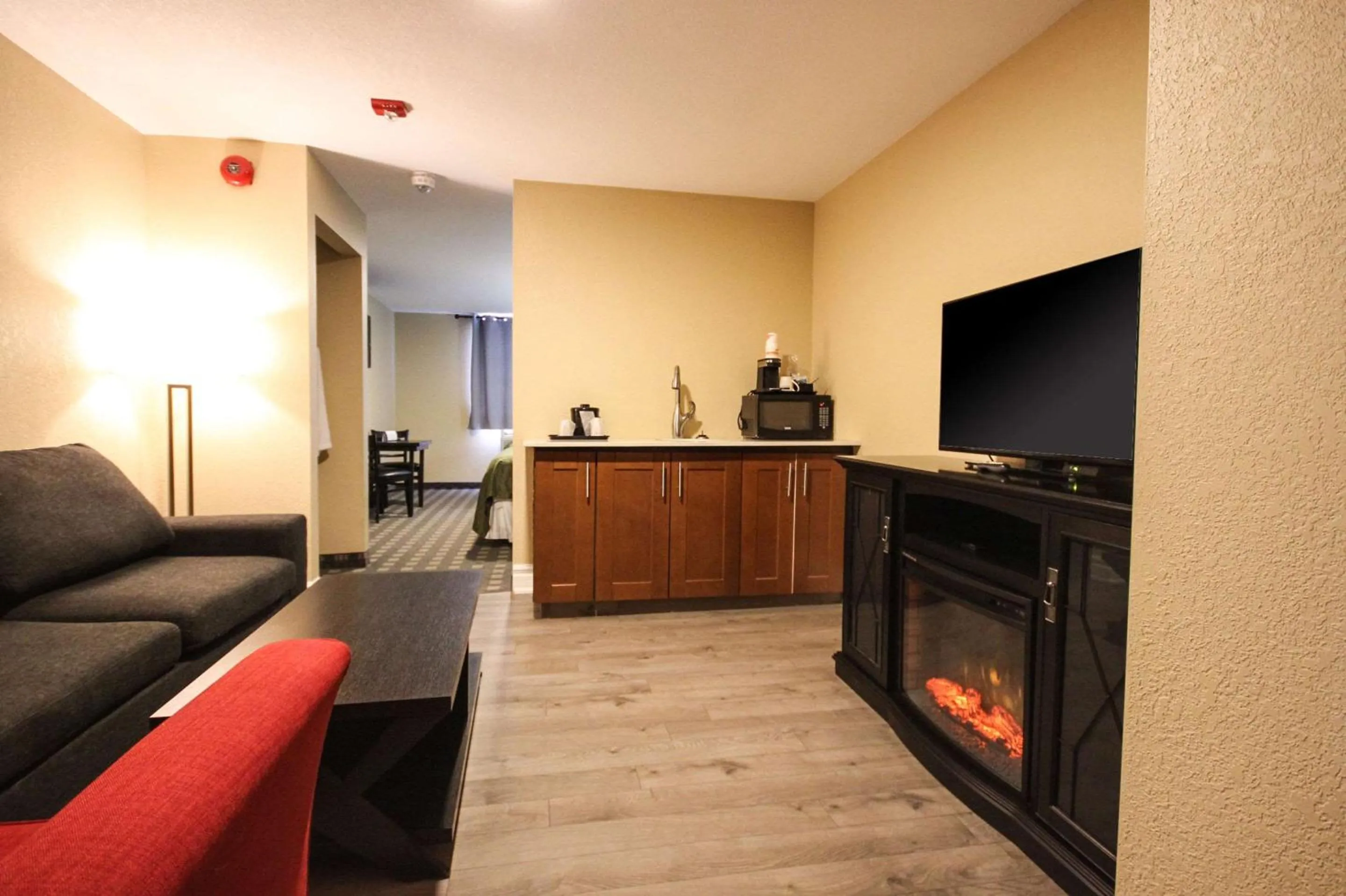 Photo of the whole room in Quality Inn