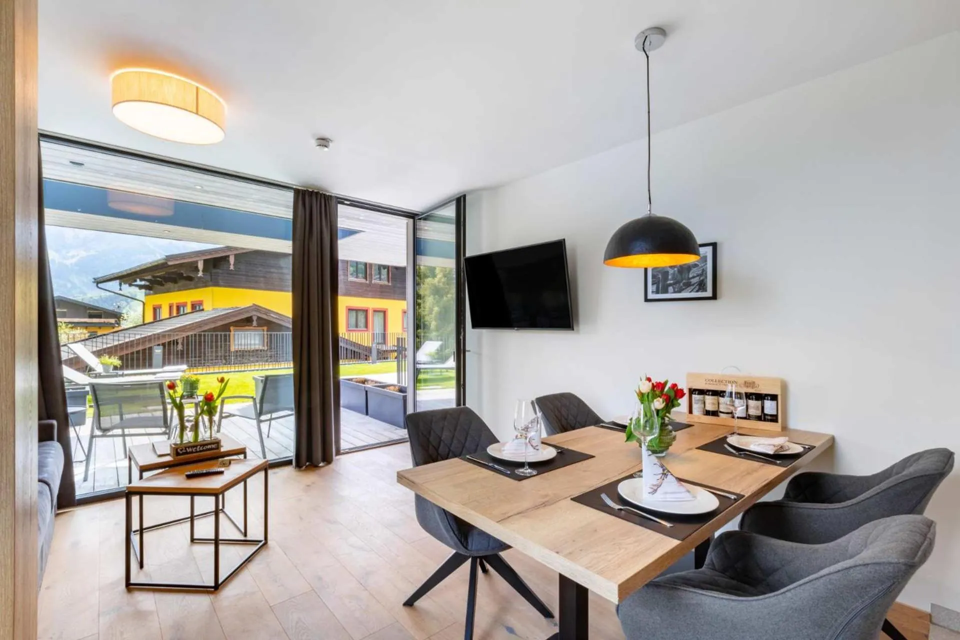 View (from property/room) in Emma Deluxe Aparthotel aircondition in summer & ganzjährig beheizter Außenpool direkt beim Skibus