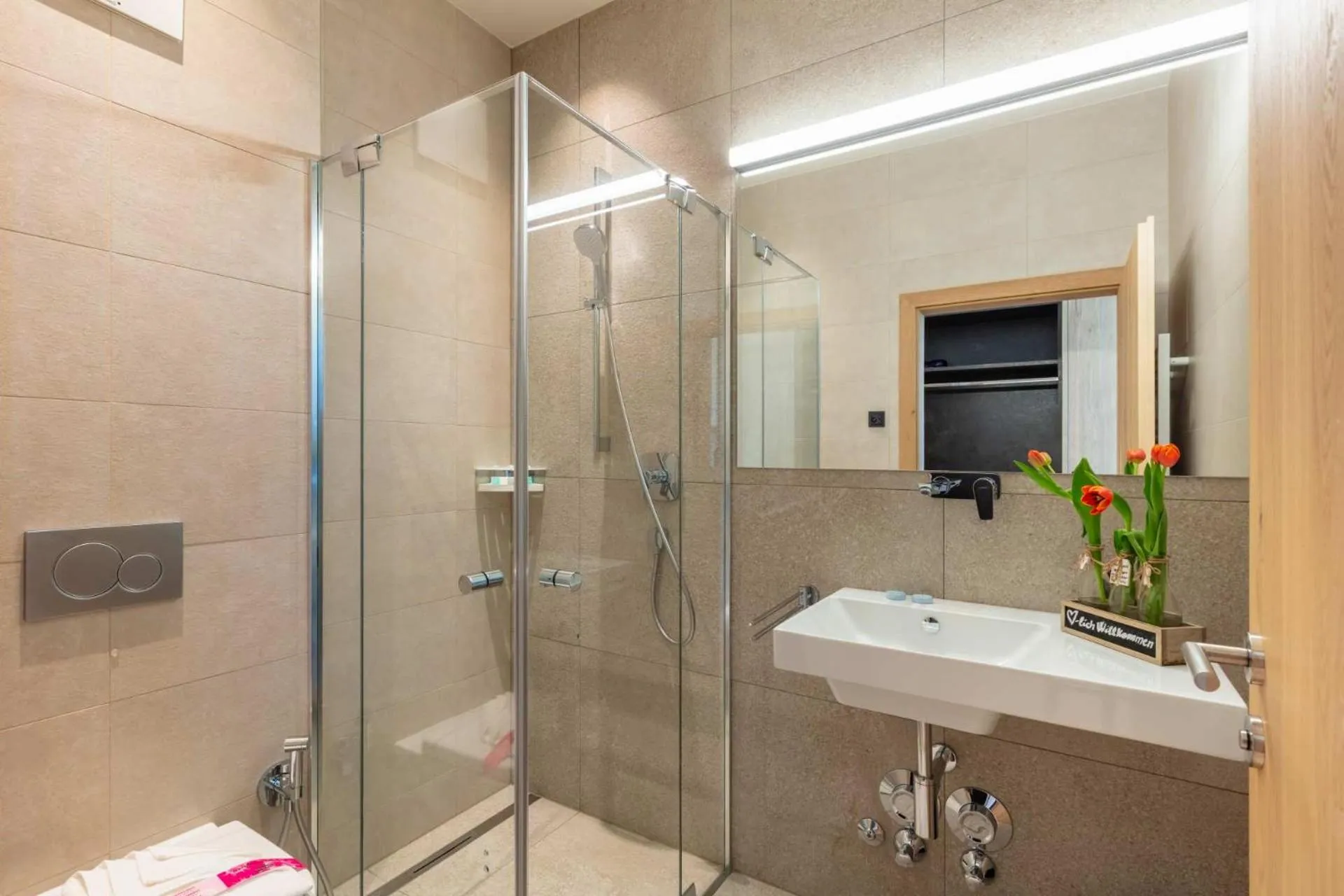 Bathroom in Emma Deluxe Aparthotel aircondition in summer & ganzjährig beheizter Außenpool direkt beim Skibus