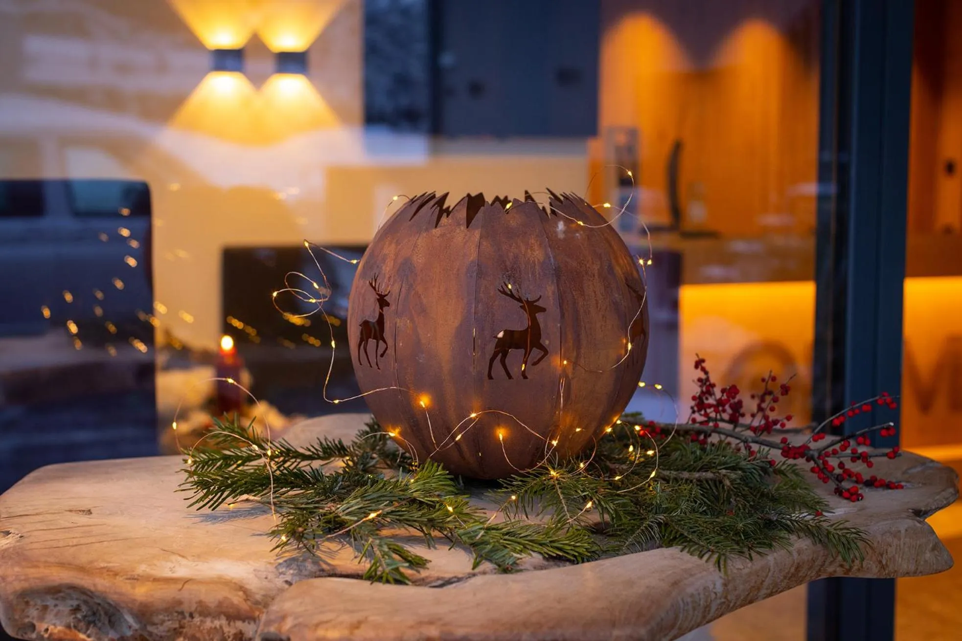 Facade/entrance in Emma Deluxe Aparthotel aircondition in summer & ganzjährig beheizter Außenpool direkt beim Skibus