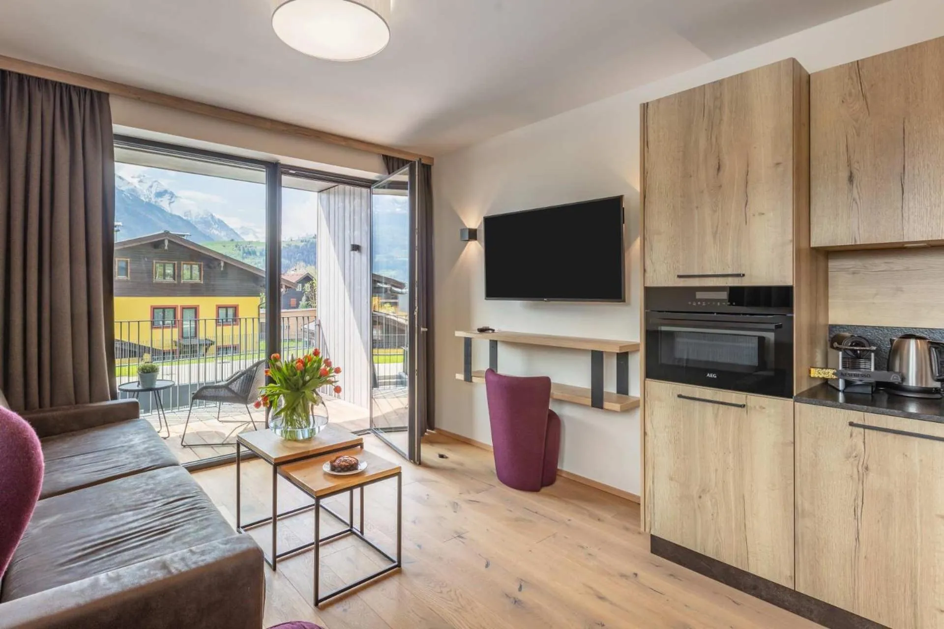 TV and multimedia in Emma Deluxe Aparthotel direkt beim Skibus