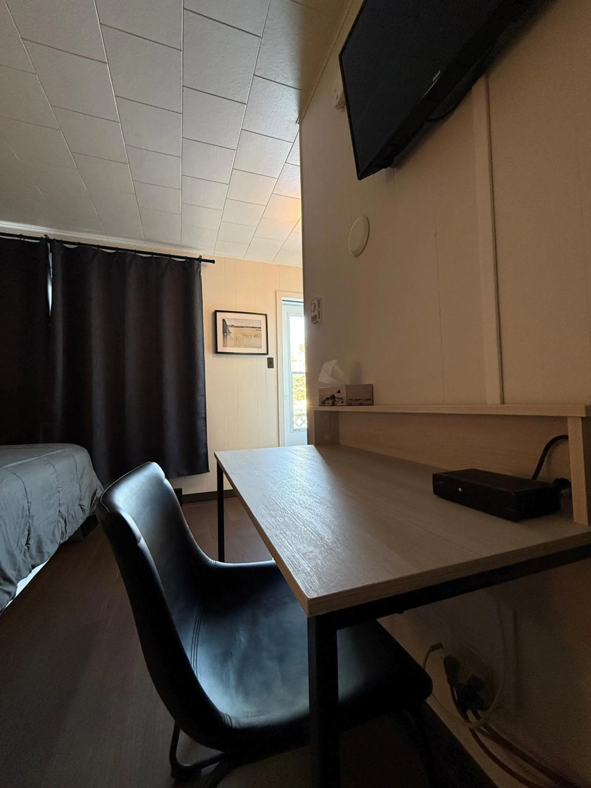 Seating area in New Country Motel