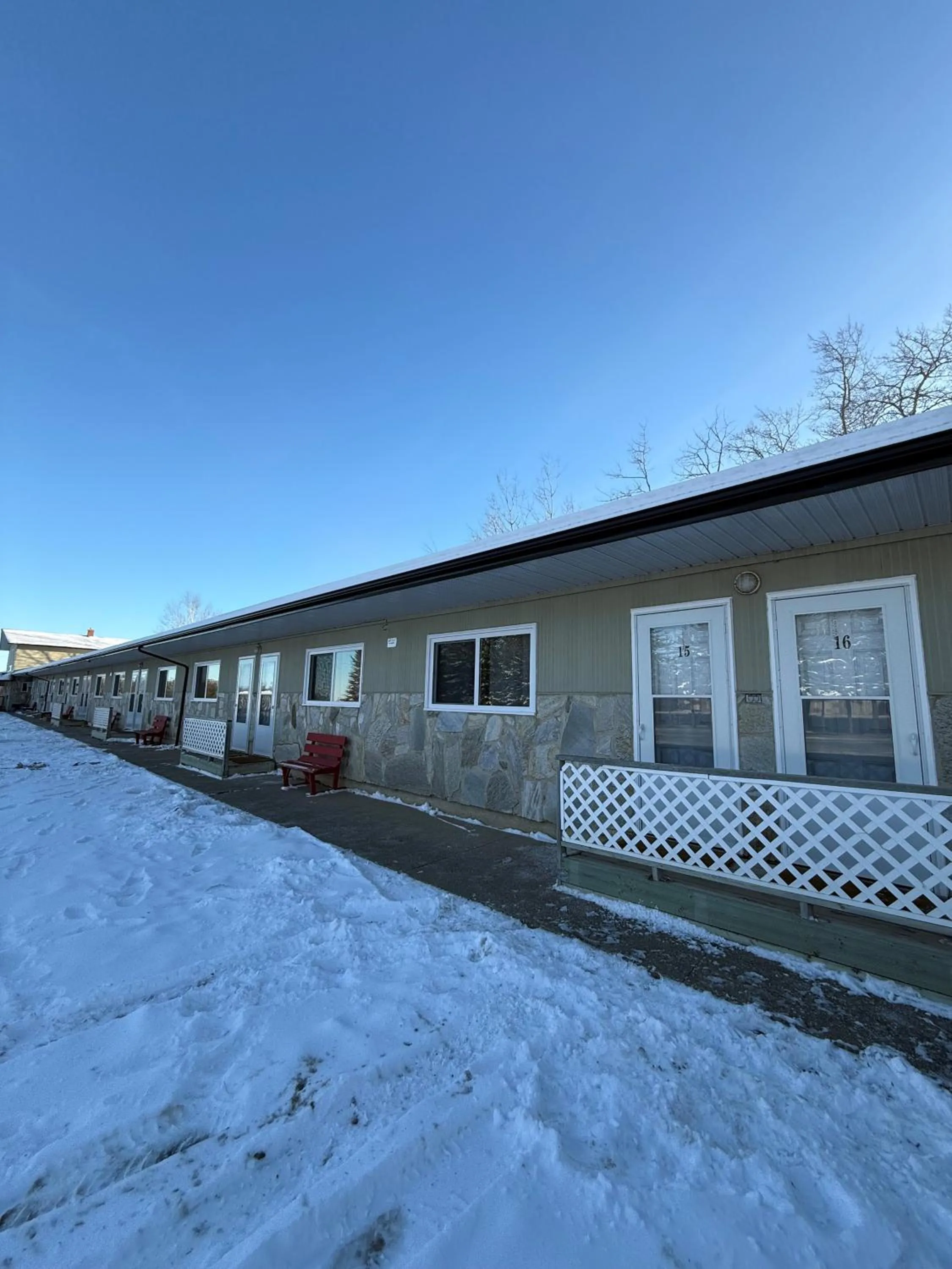 Property building in New Country Motel