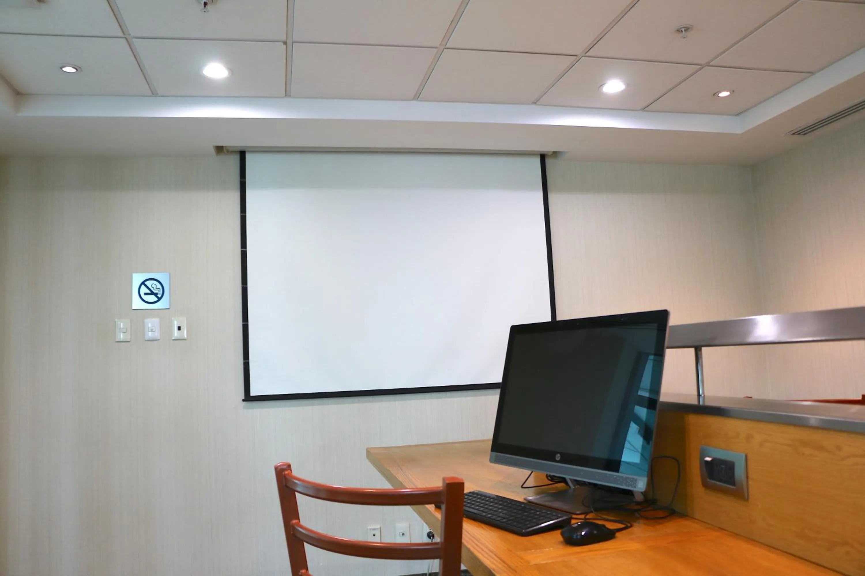 Business facilities in Excellence Express & Suites