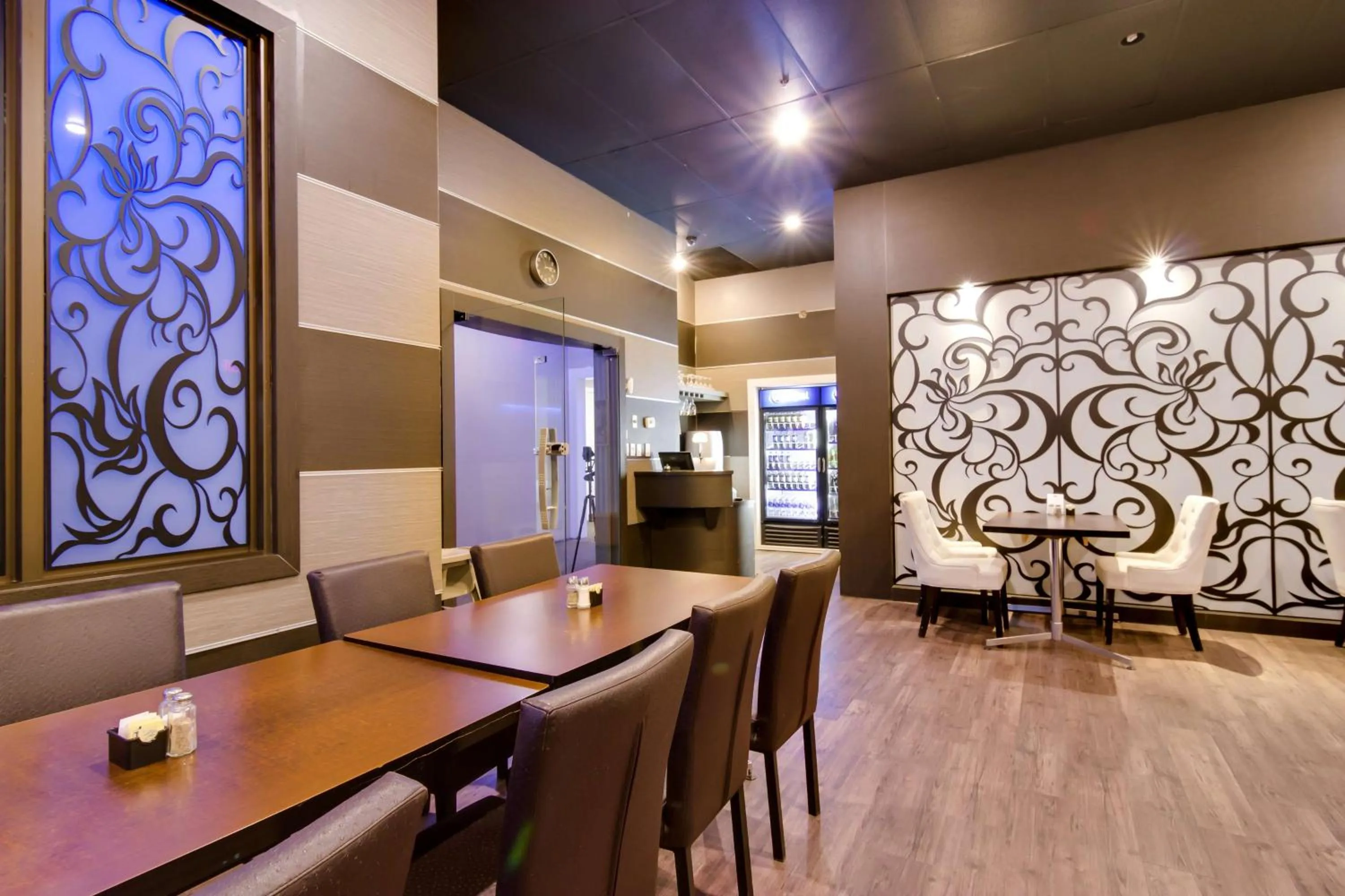 Restaurant/places to eat in Motel 6 Kerrobert, SK