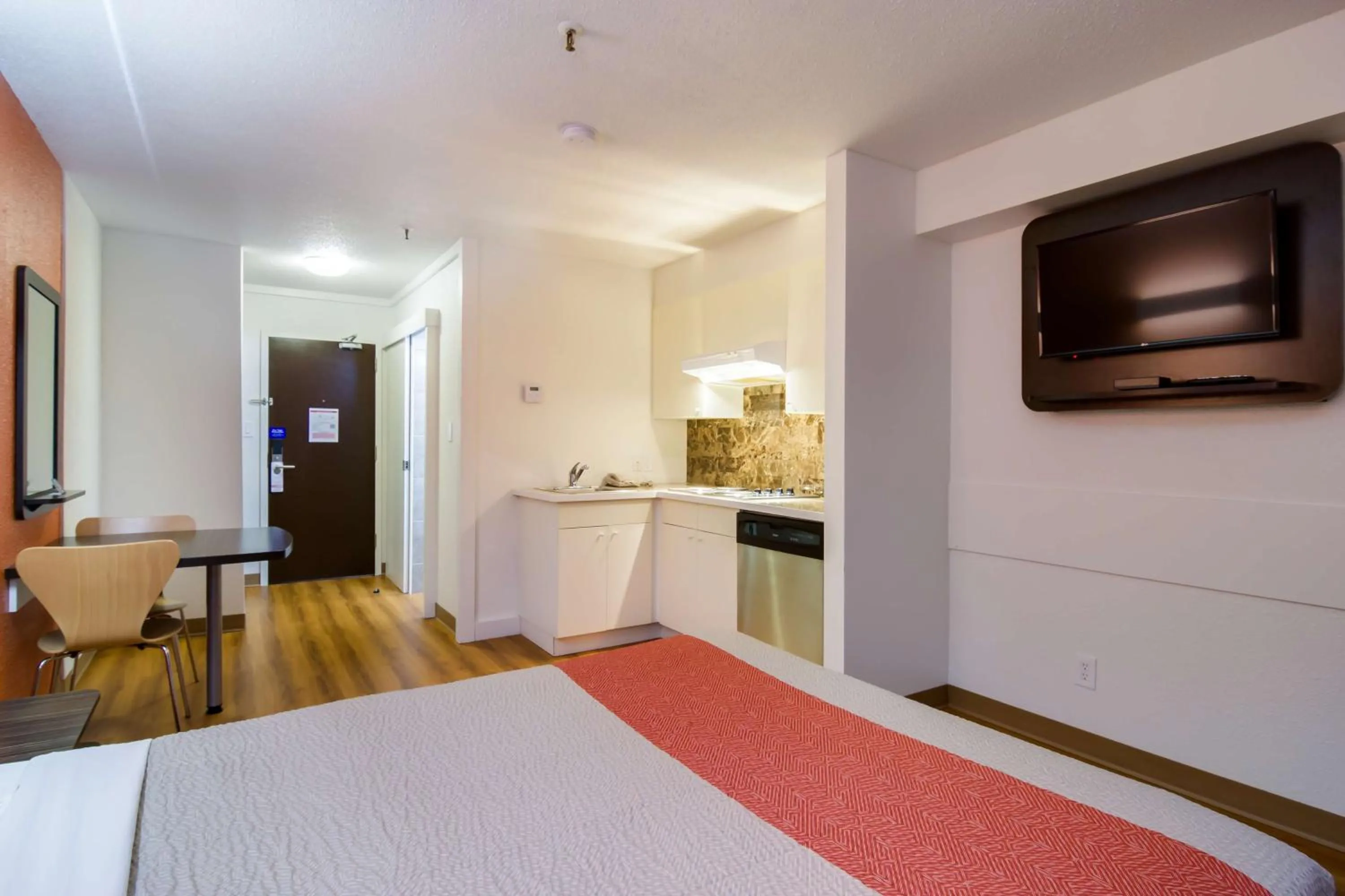 TV and multimedia, TV/Entertainment Center in Motel 6 Kerrobert, SK