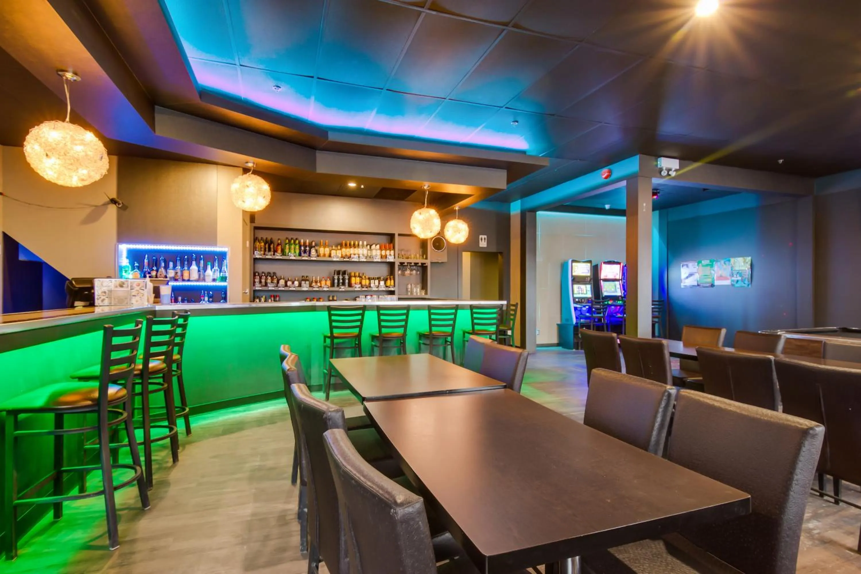 Lounge or bar, Restaurant/Places to Eat in Motel 6 Kerrobert, SK