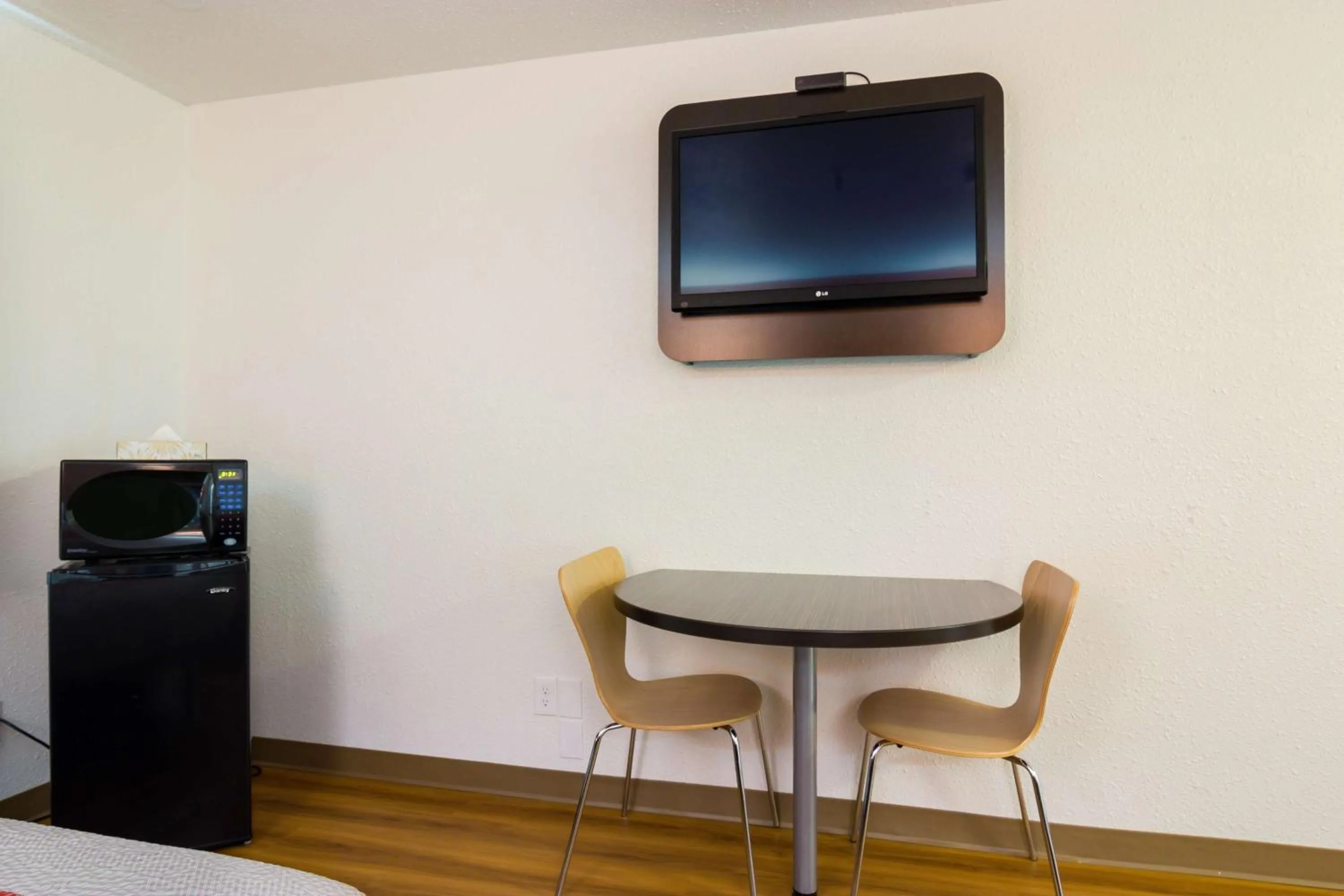 Other, TV/Entertainment Center in Motel 6 Kerrobert, SK