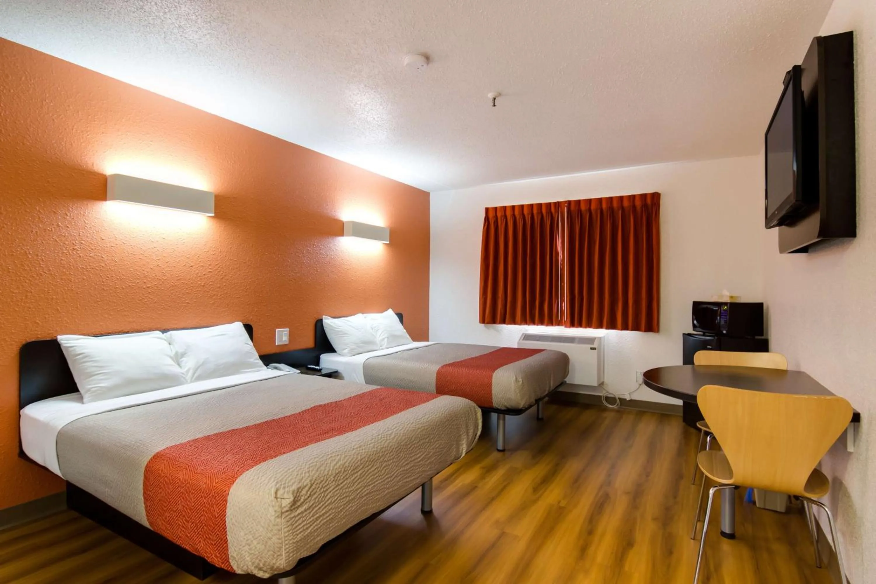 TV and multimedia in Motel 6 Kerrobert, SK