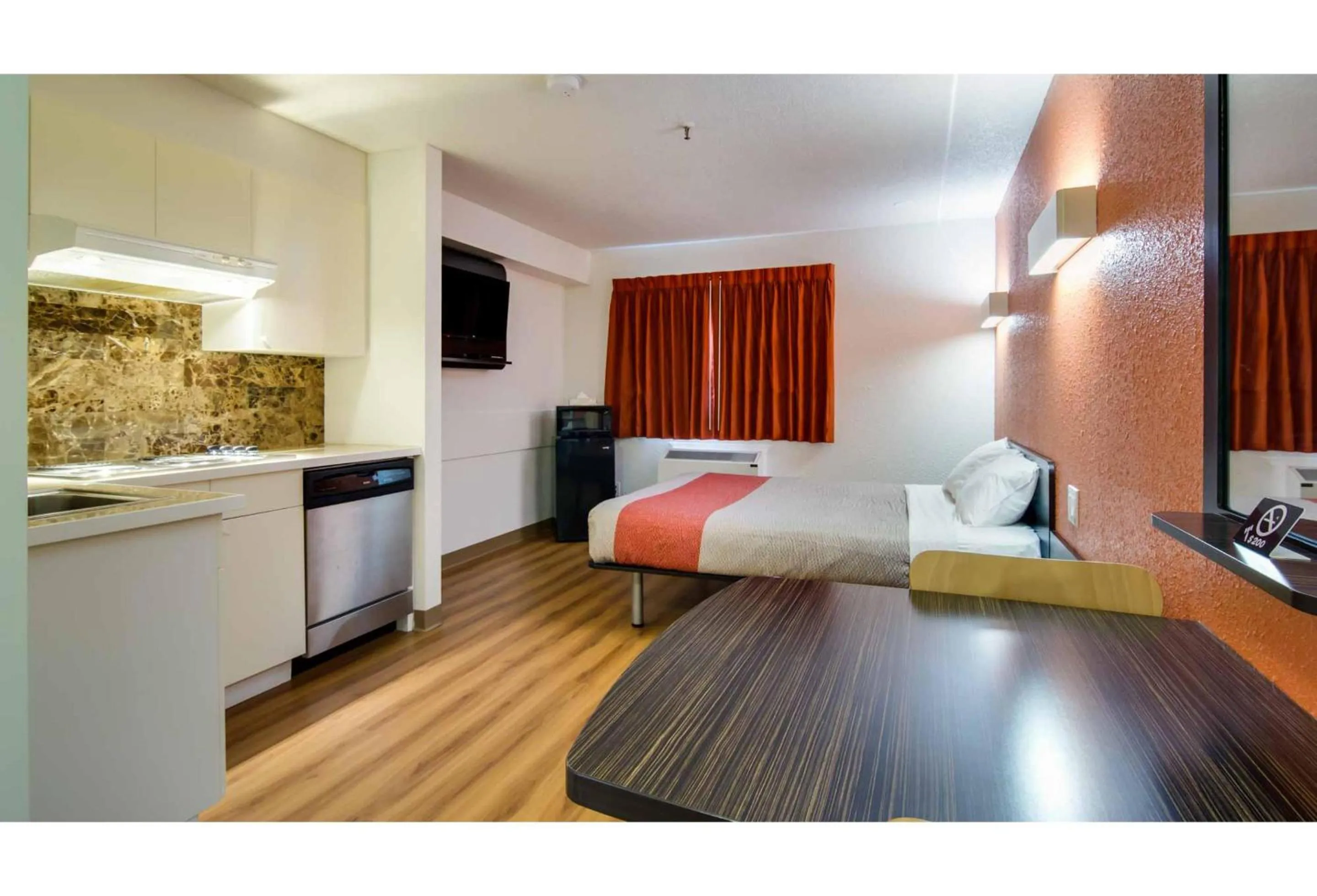 Bedroom in Motel 6 Kerrobert, SK