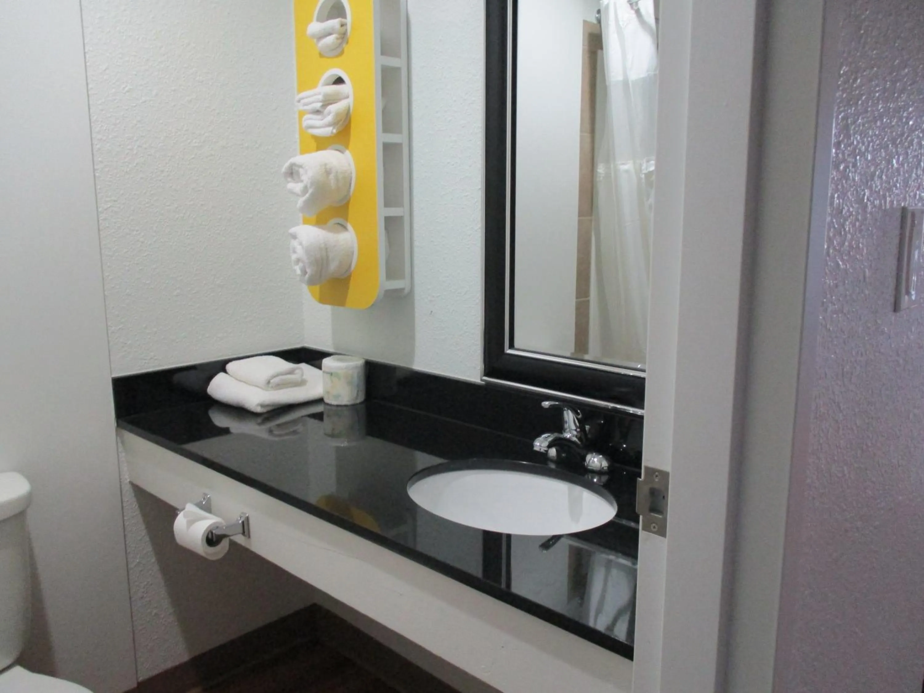 Bathroom in Motel 6 Kerrobert, SK