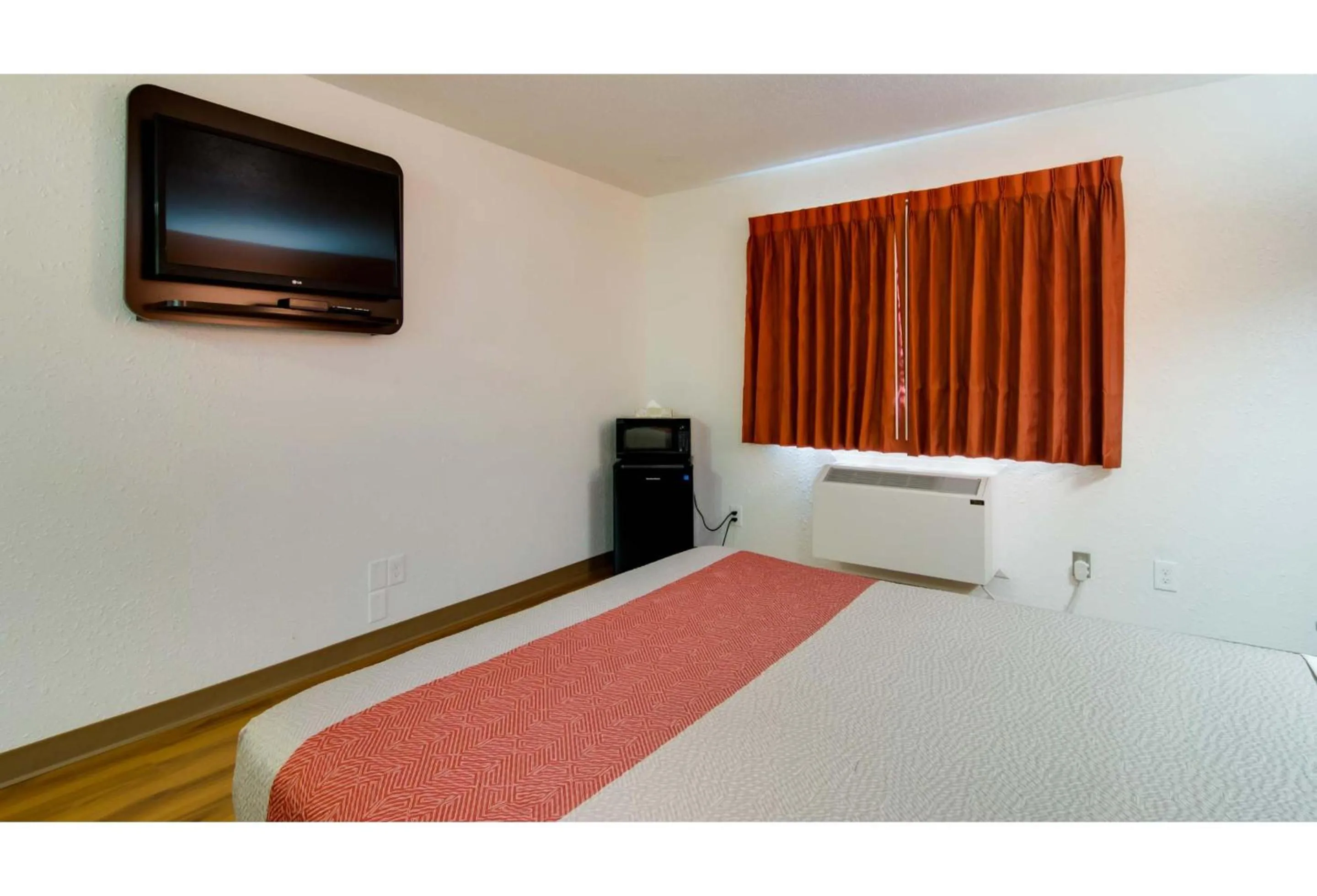 Bedroom in Motel 6 Kerrobert, SK