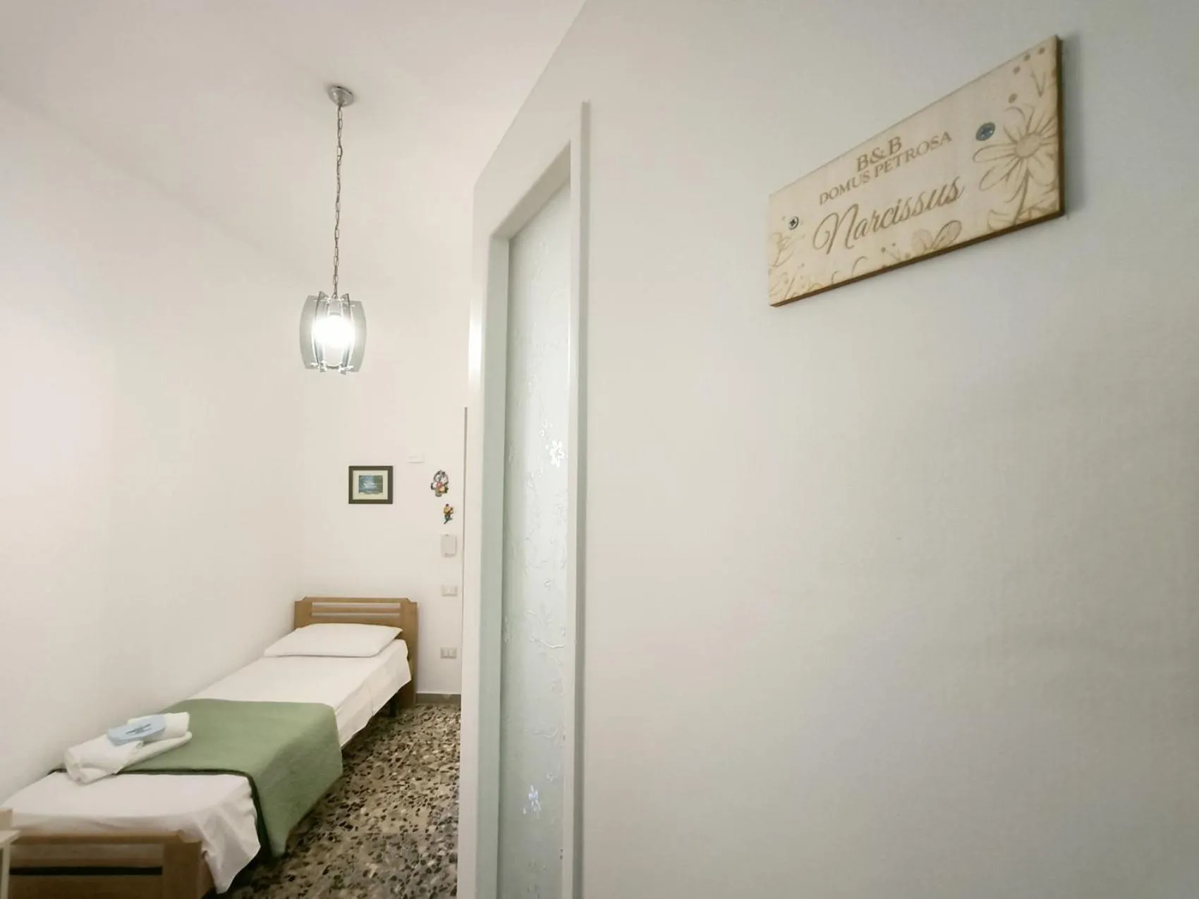 Bedroom in Domus Petrosa