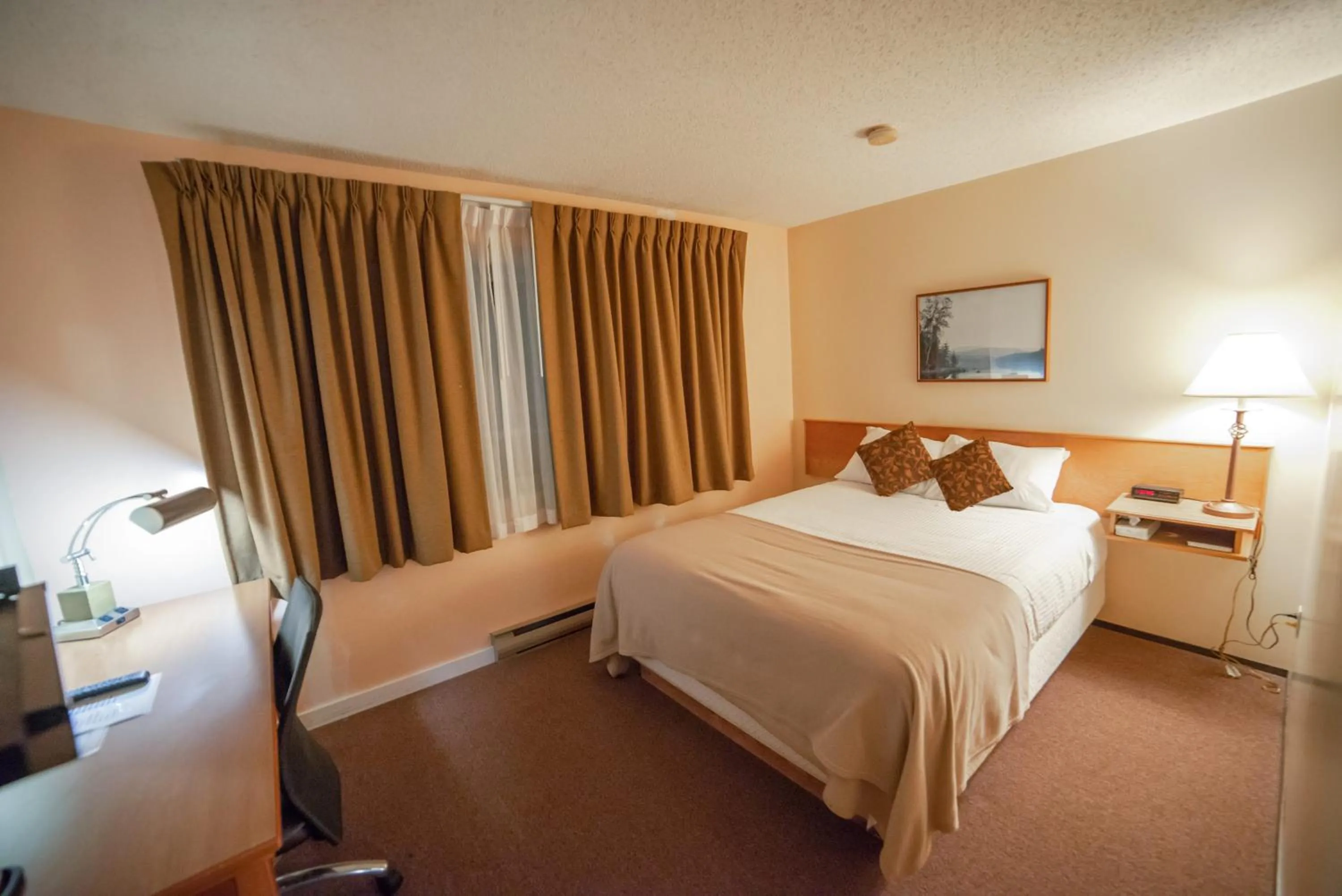 Bed in Northway Motor Inn