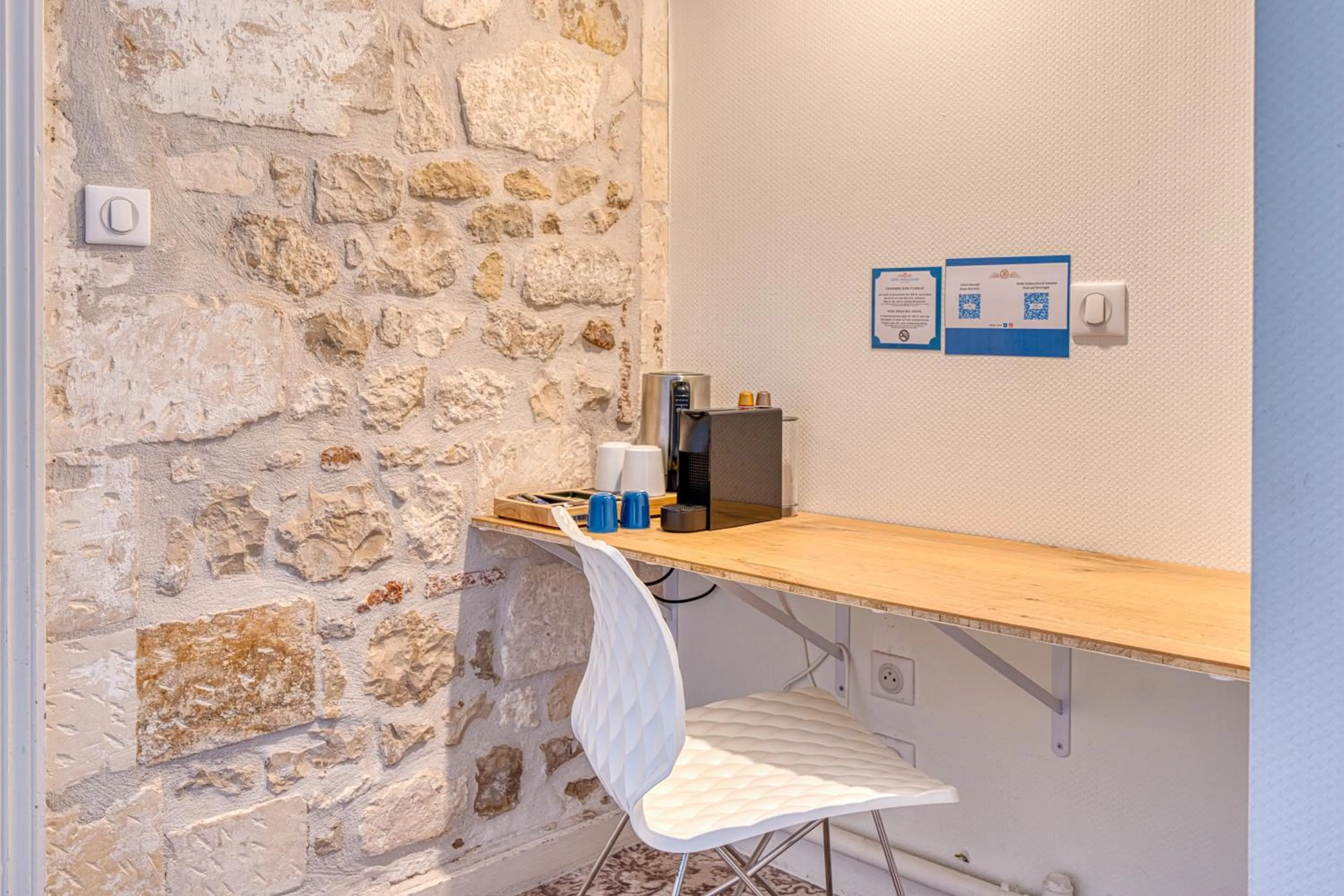 Coffee/tea facilities in Hôtel François 1er