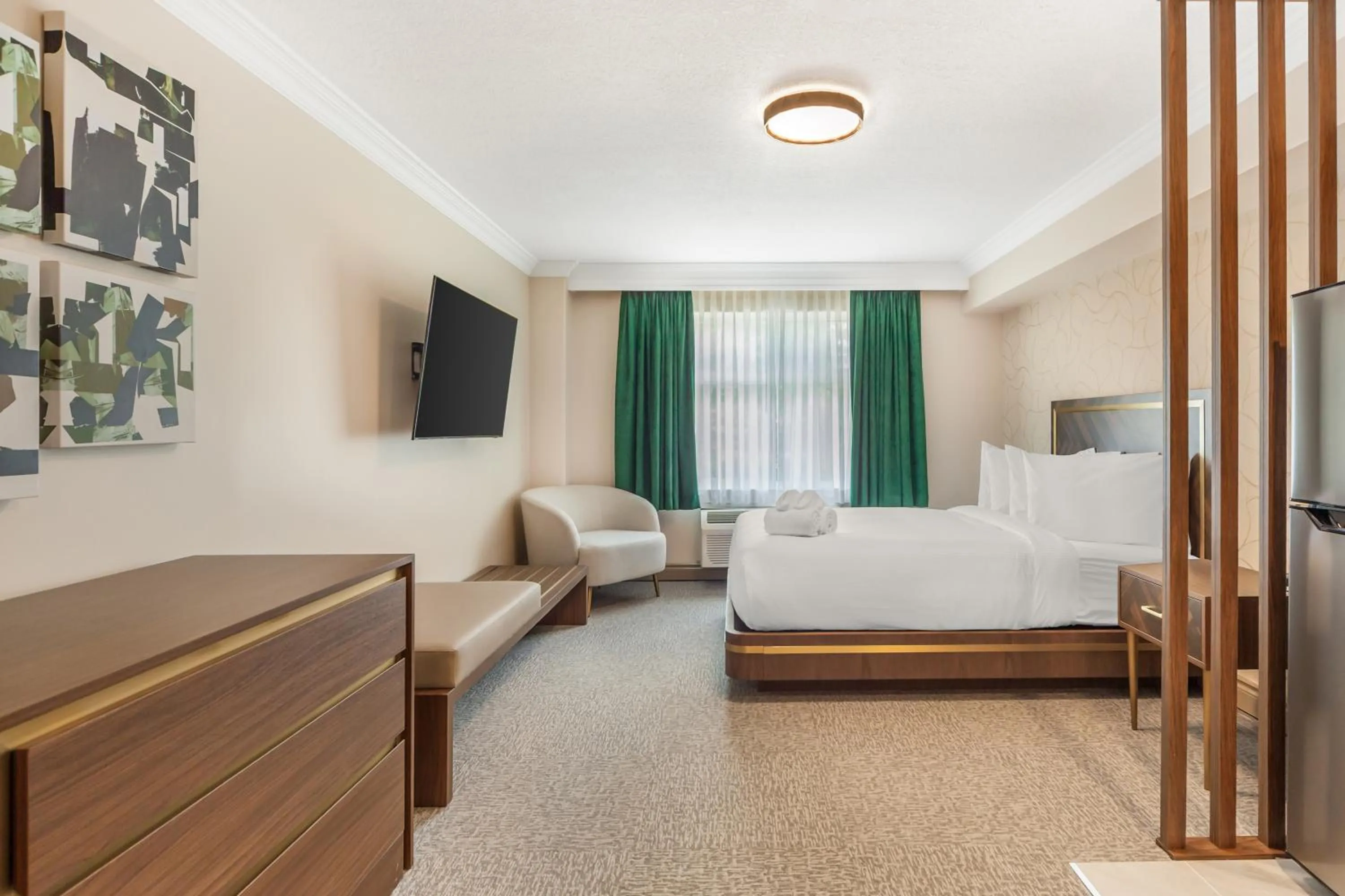 Photo of the whole room, Bed in Velora Hinton, an Ascend Collection Hotel