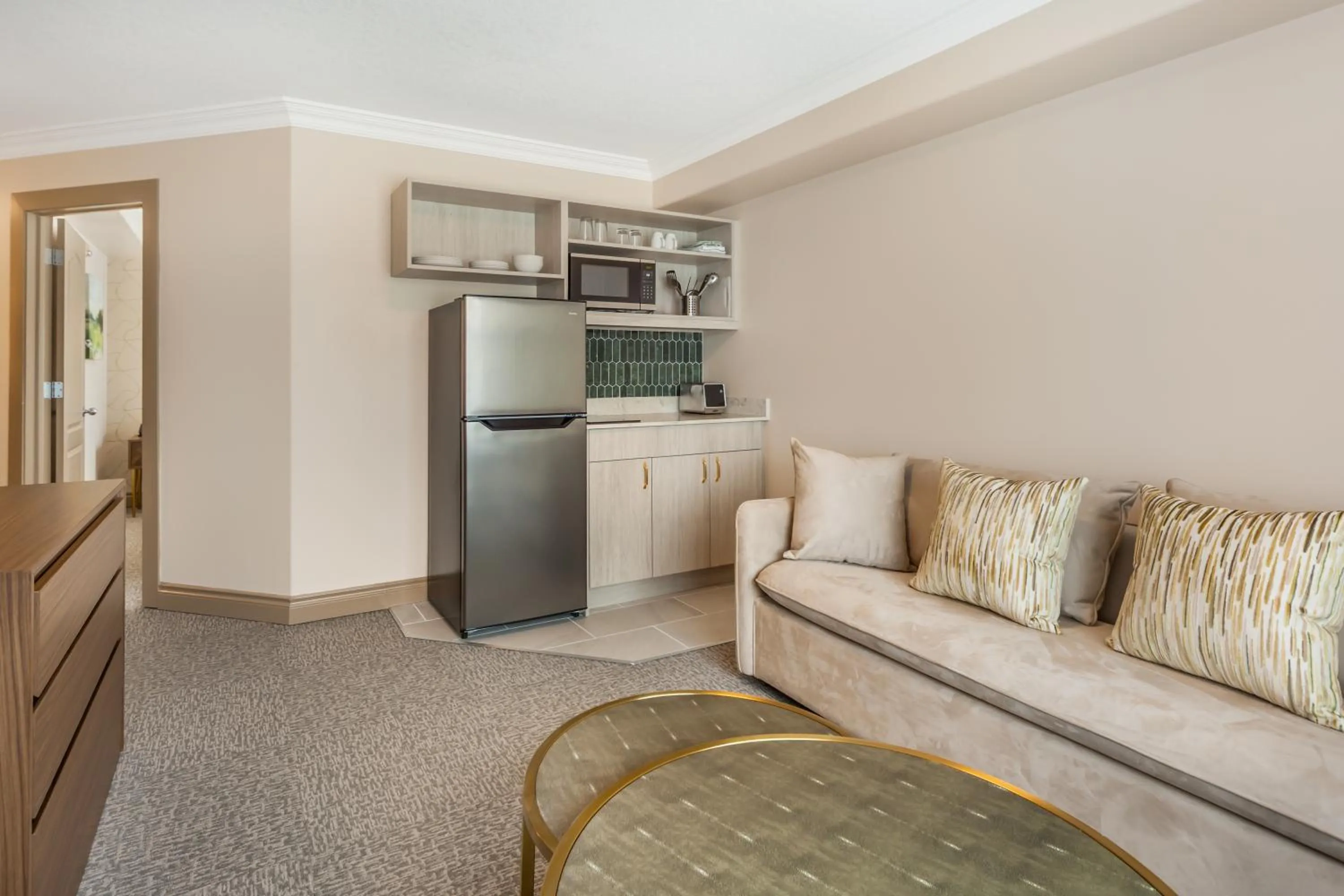 Living room in Velora Hinton, an Ascend Collection Hotel