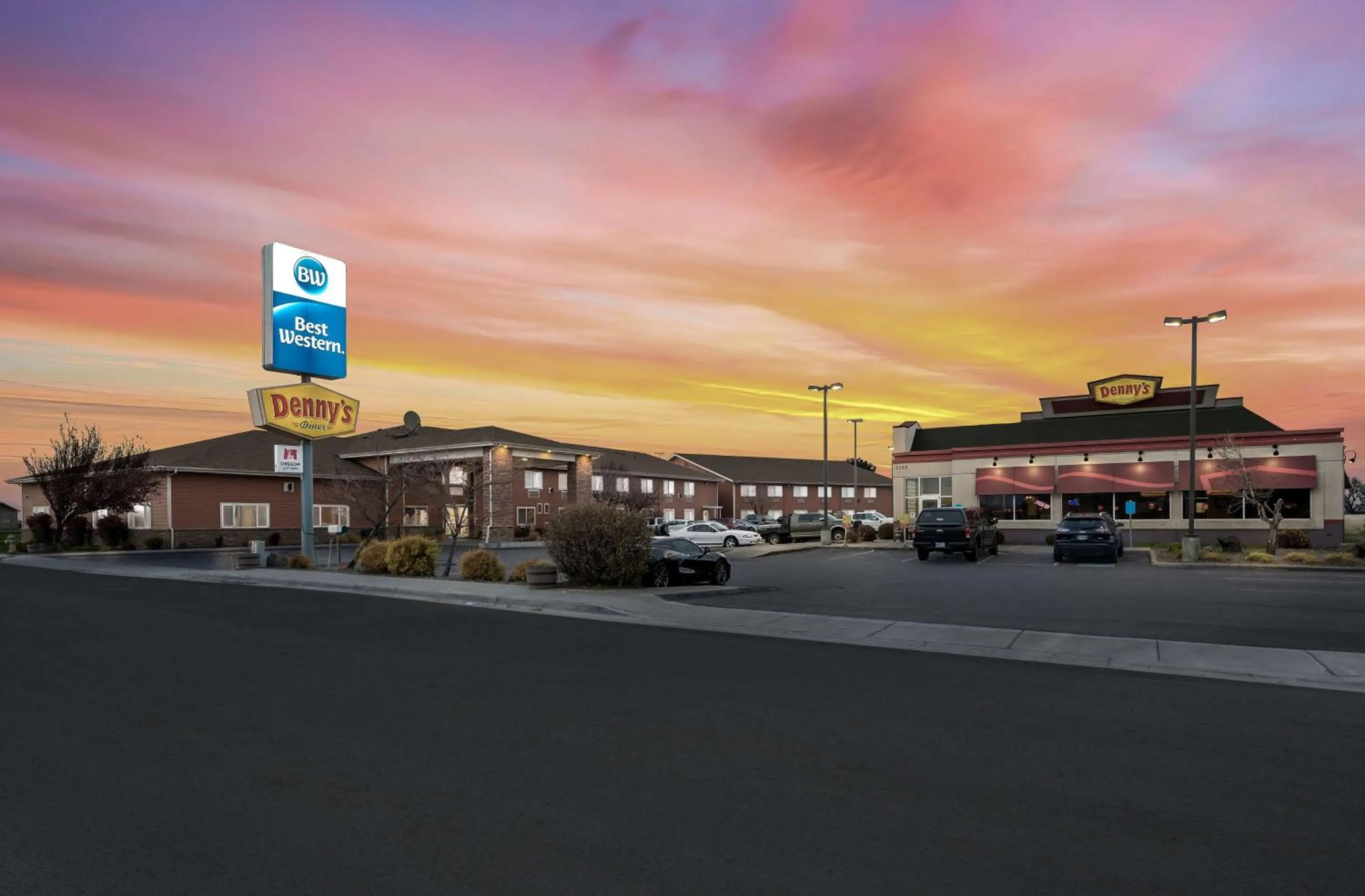 Property building in Best Western Hermiston Inn