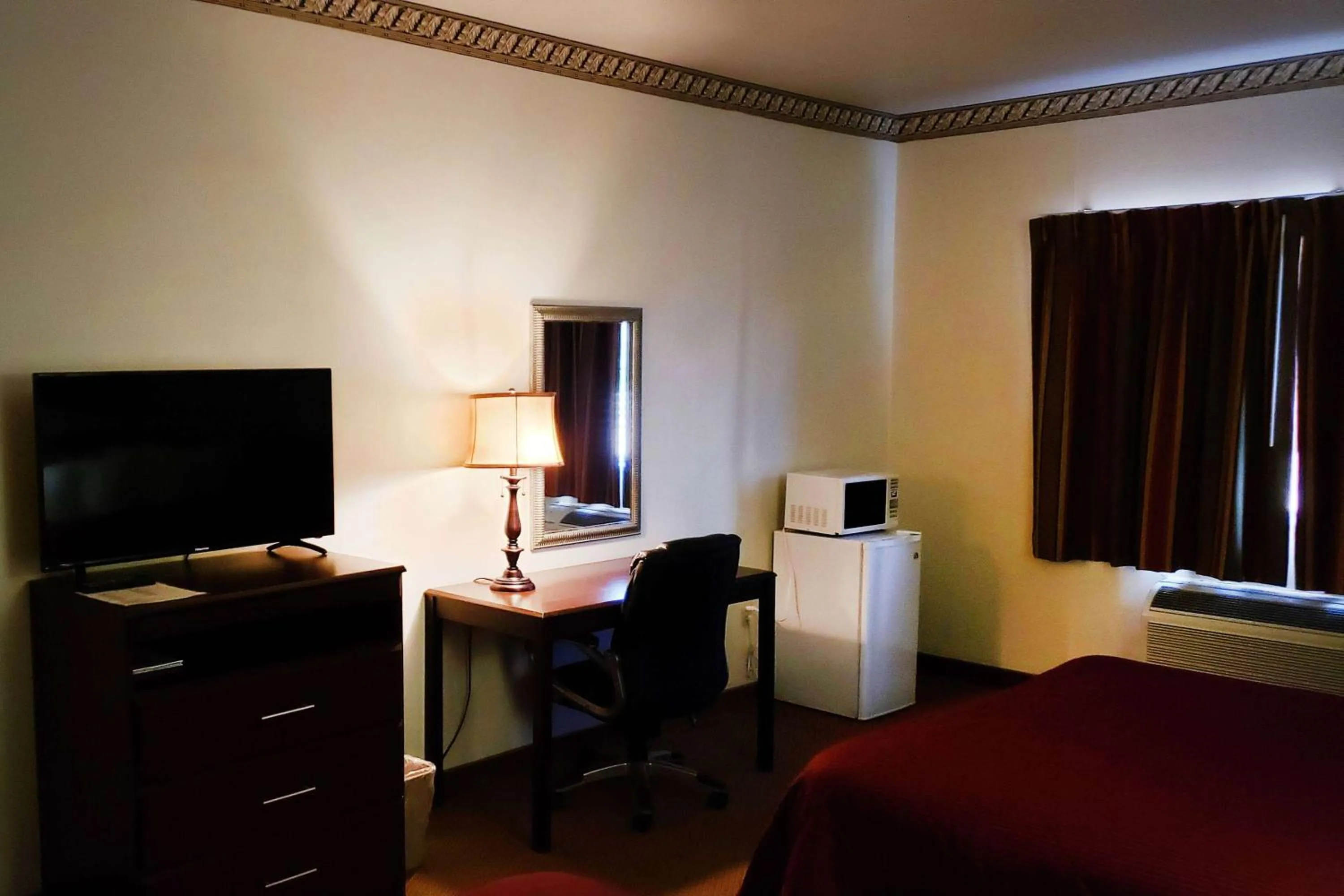 Photo of the whole room, Bed in Travelodge by Wyndham Carlsbad NM
