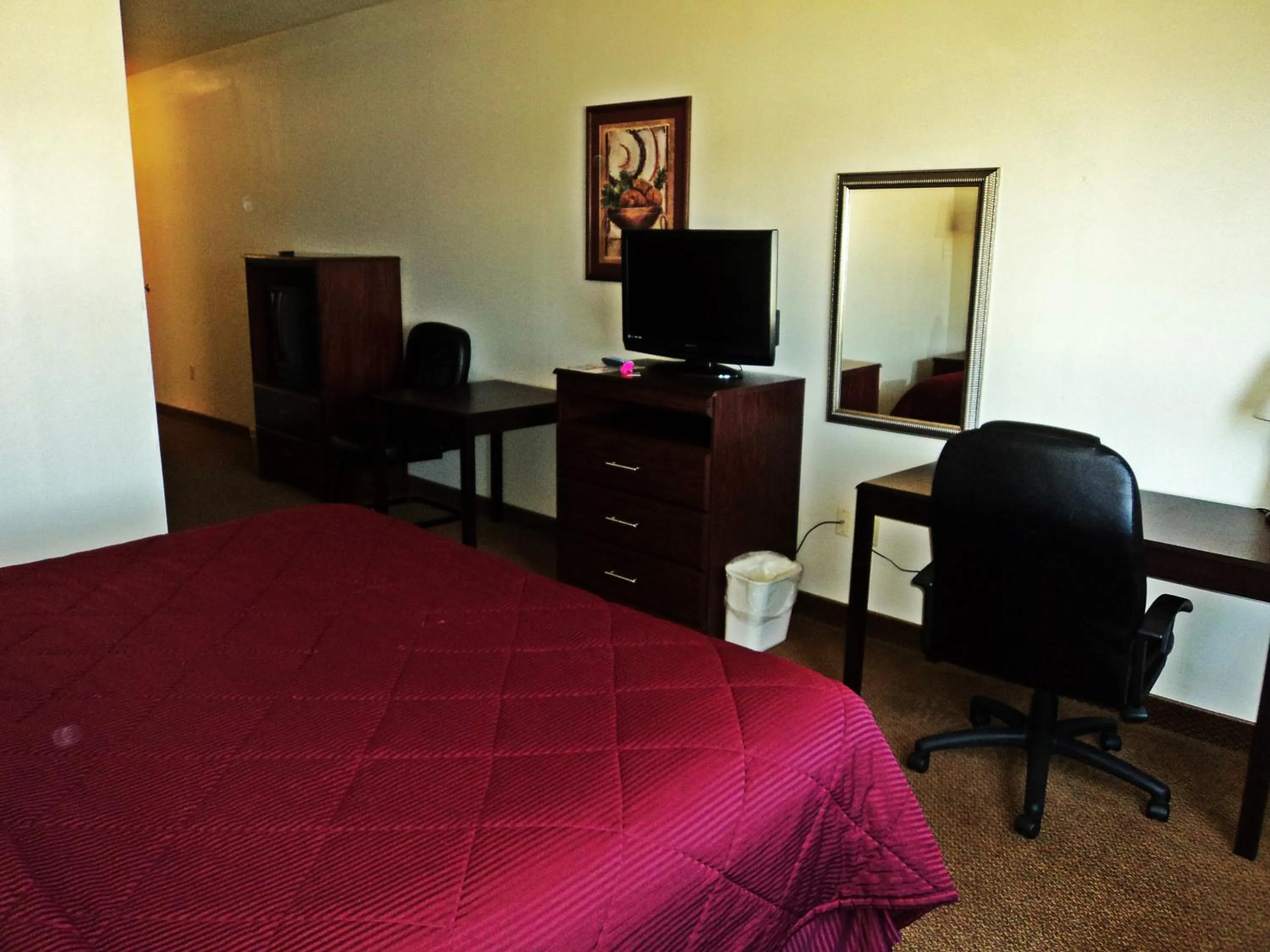 Bed in Travelodge by Wyndham Carlsbad NM