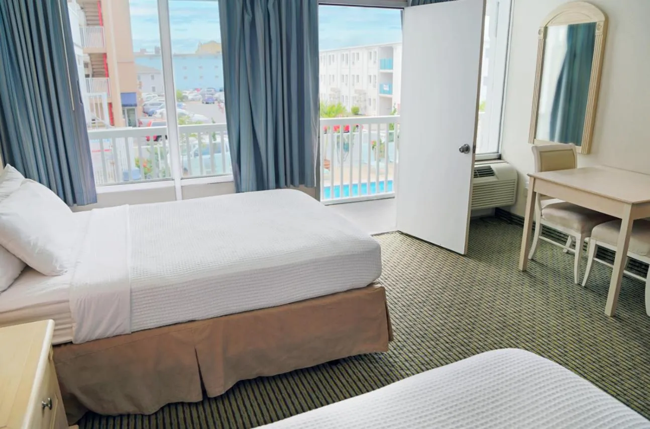 Bed in Seabonay Oceanfront Motel