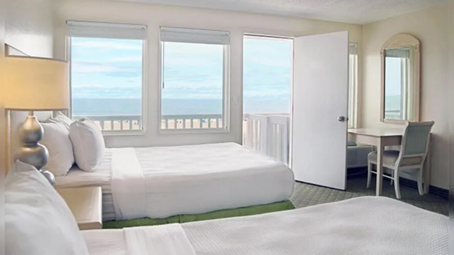 Bed in Seabonay Oceanfront Motel