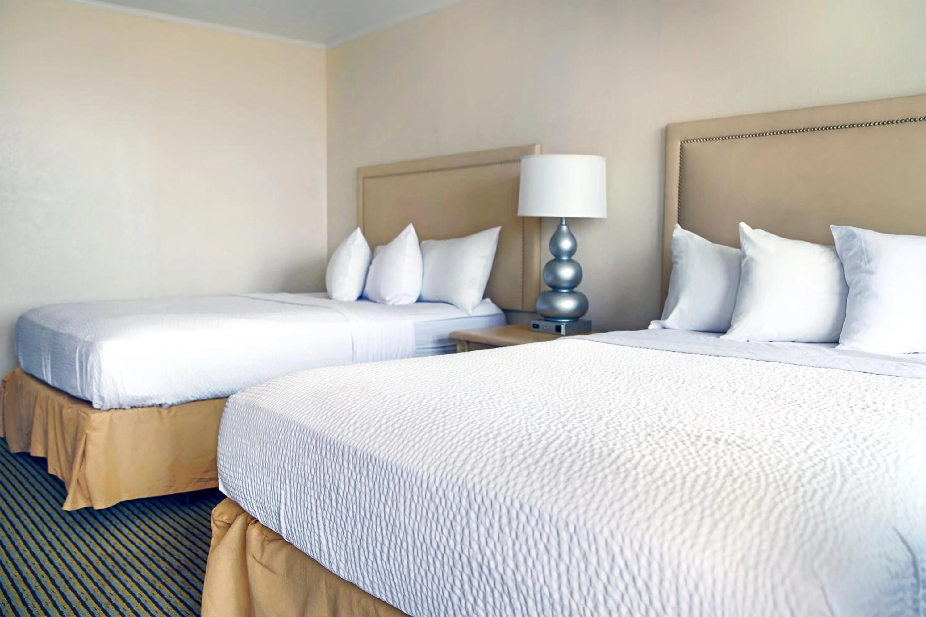 Bed in Seabonay Oceanfront Motel