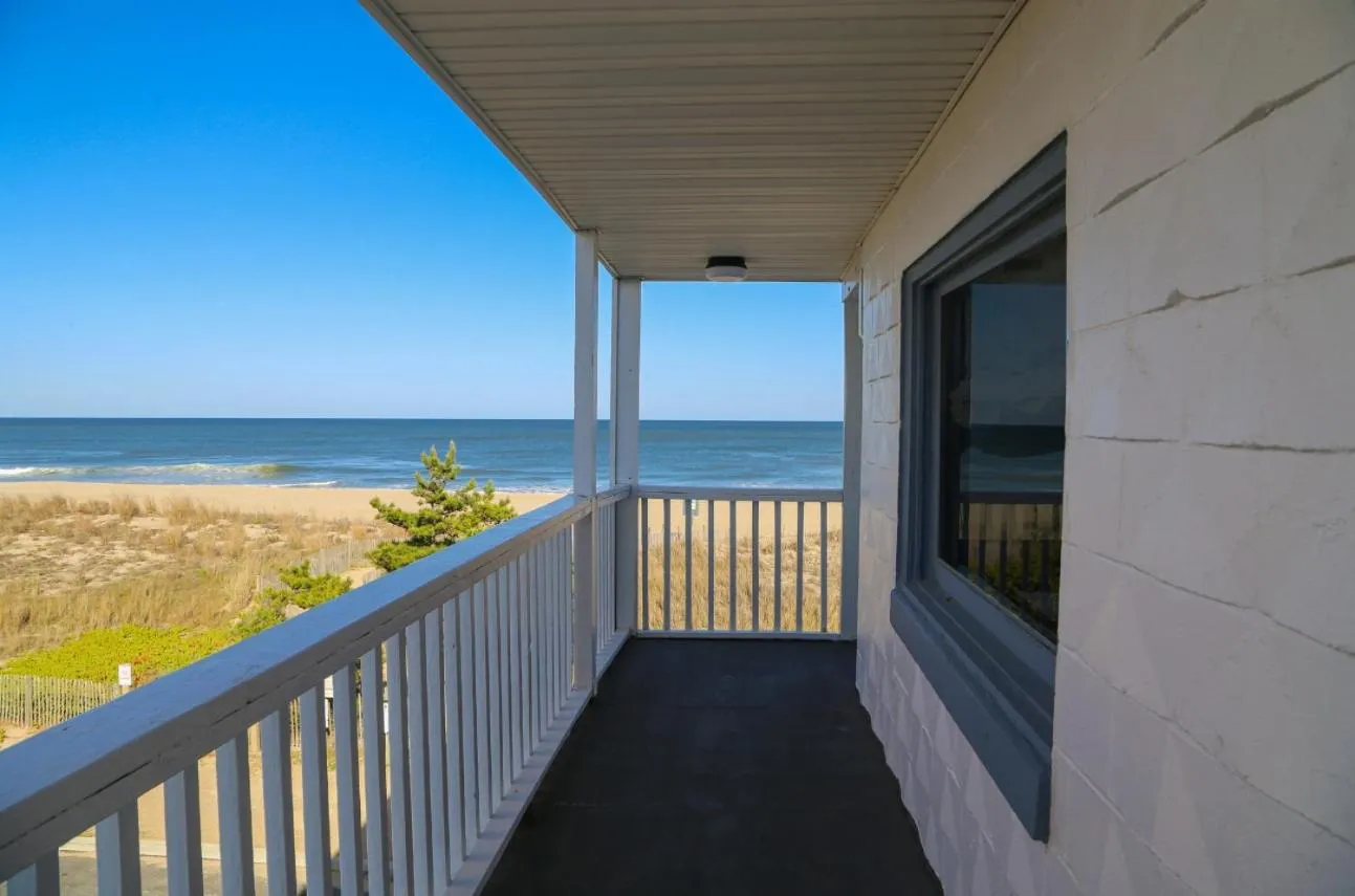 Seabonay Oceanfront Motel