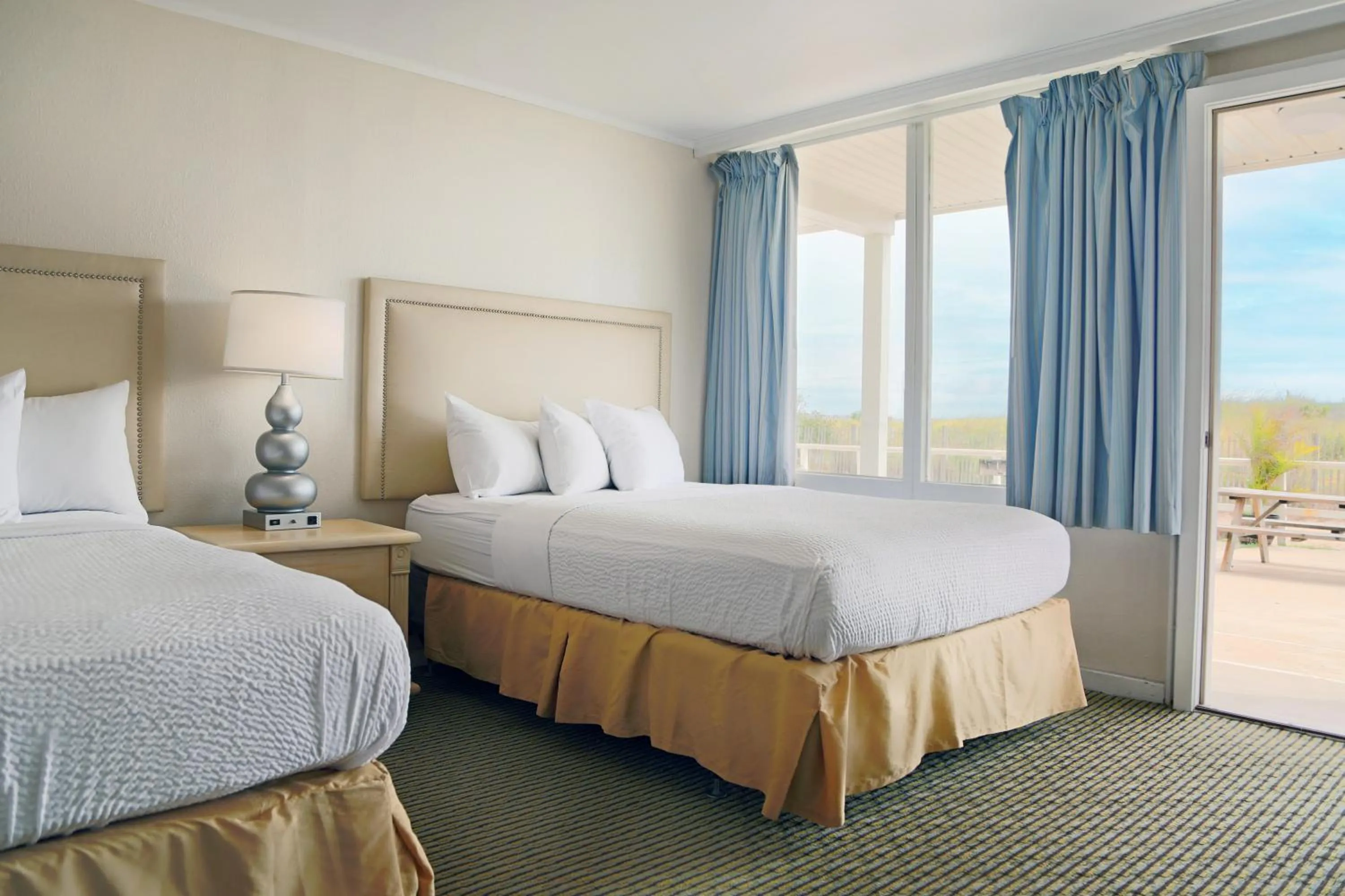 Bed in Seabonay Oceanfront Motel