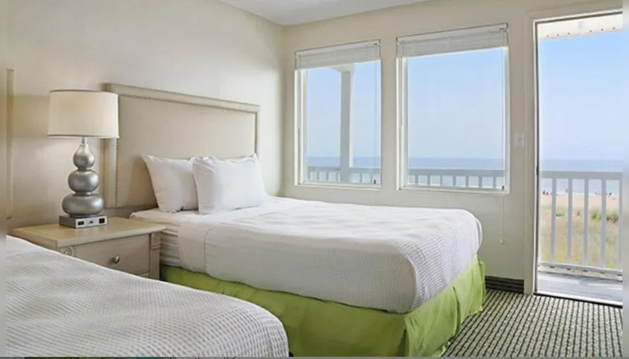 Bed in Seabonay Oceanfront Motel