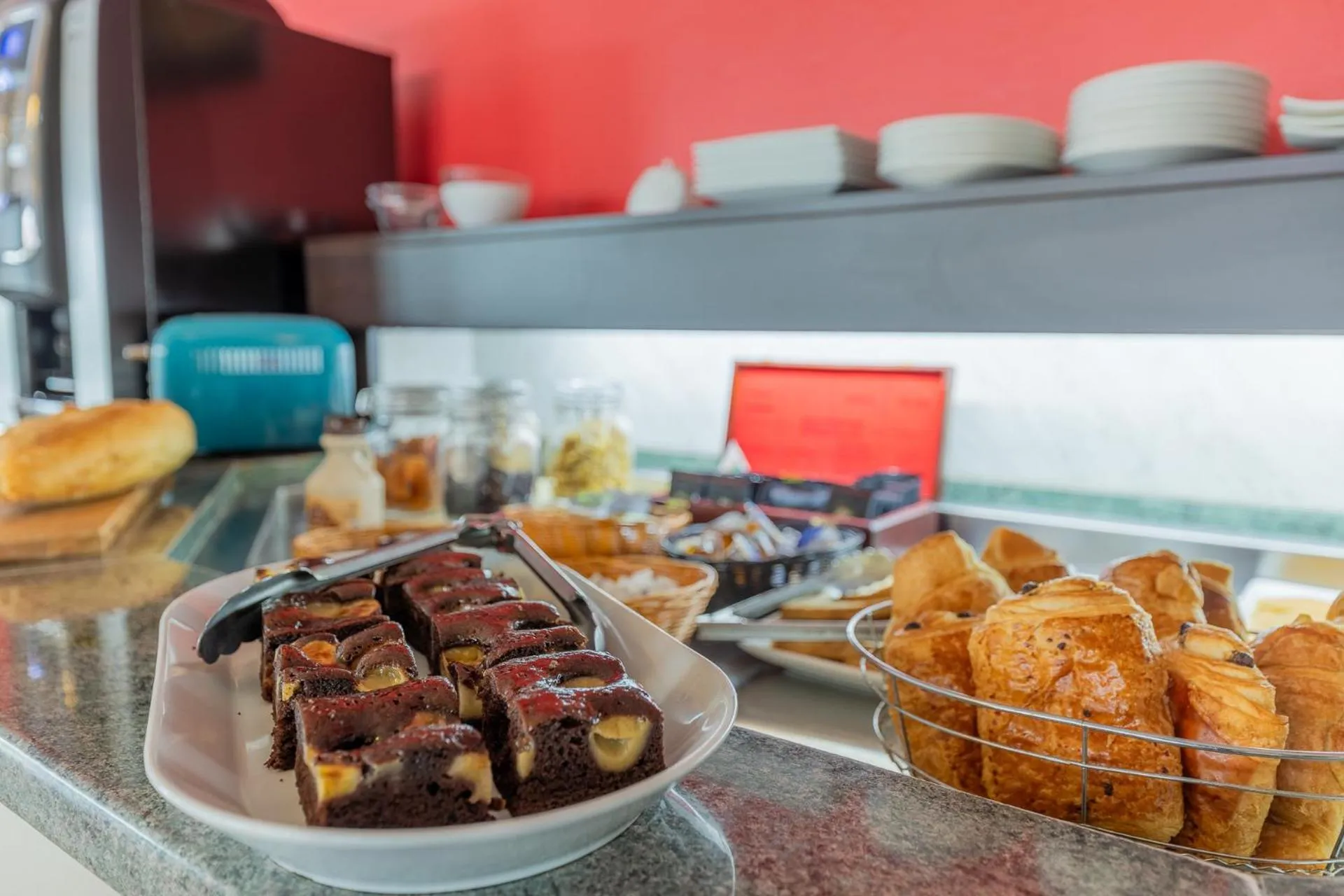 Breakfast in HÔTEL ÉDEN - Metz Nord - Woippy - Porte du Luxembourg - A31