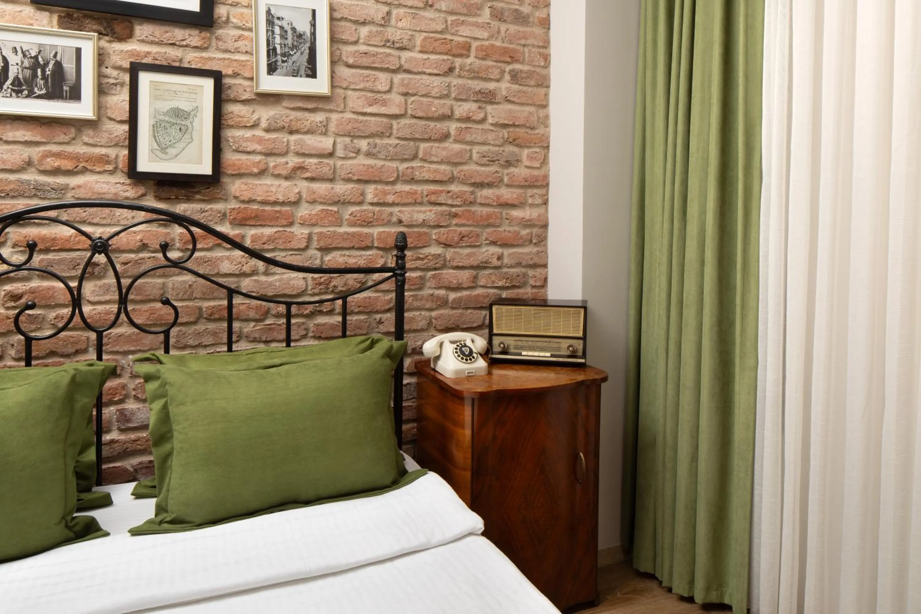 Bed in Hotel Des Arts Galata