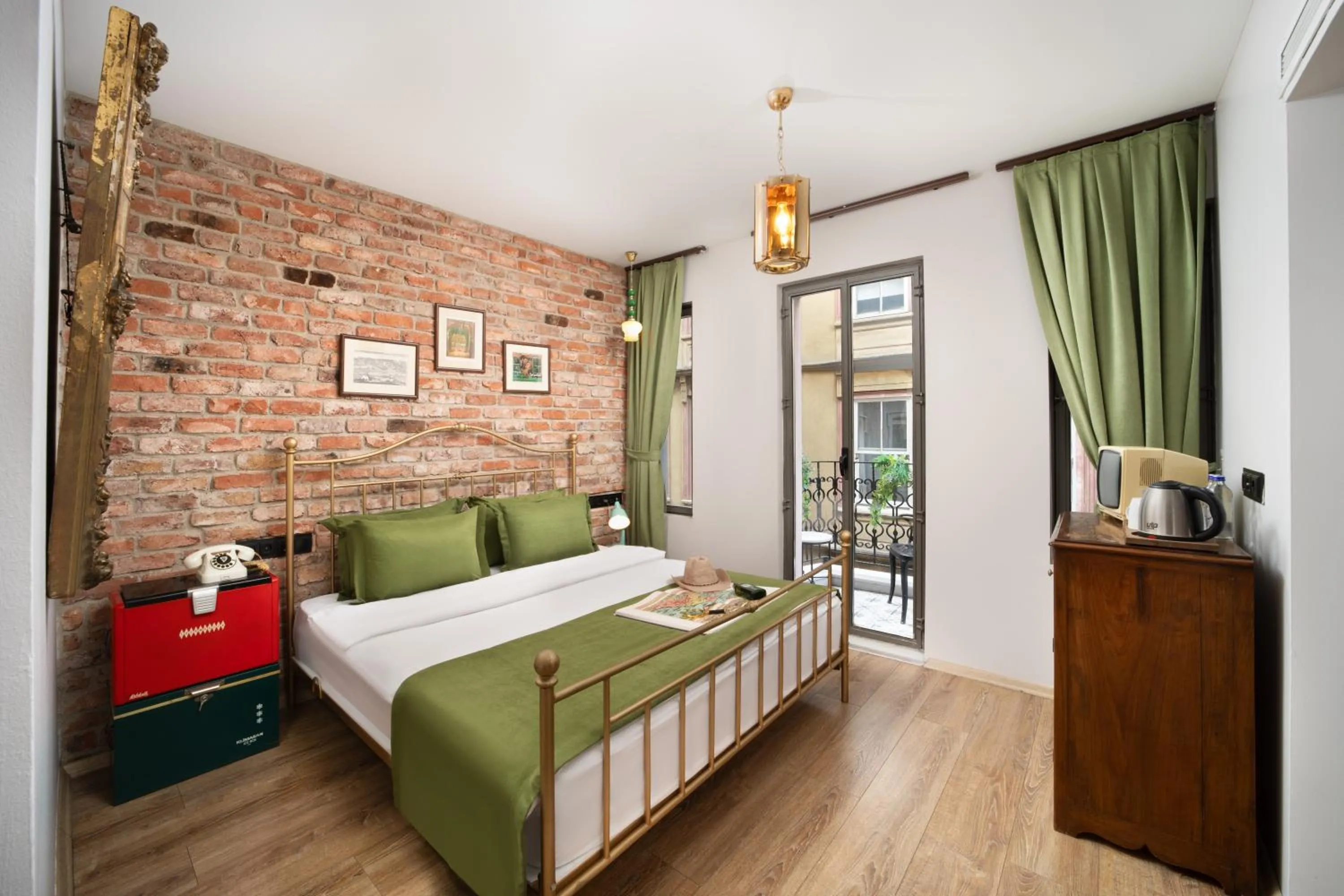 Bed in Hotel Des Arts Galata