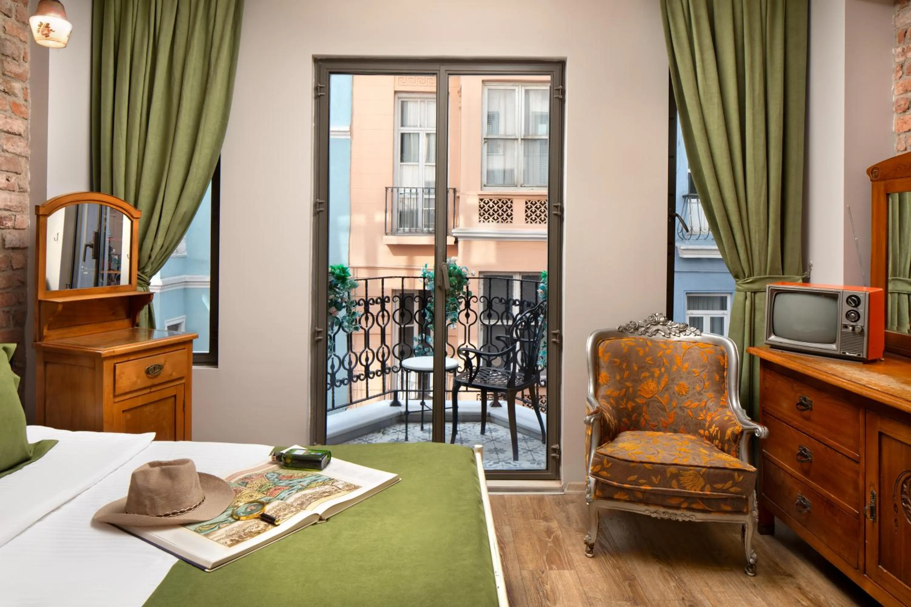 Bed in Hotel Des Arts Galata