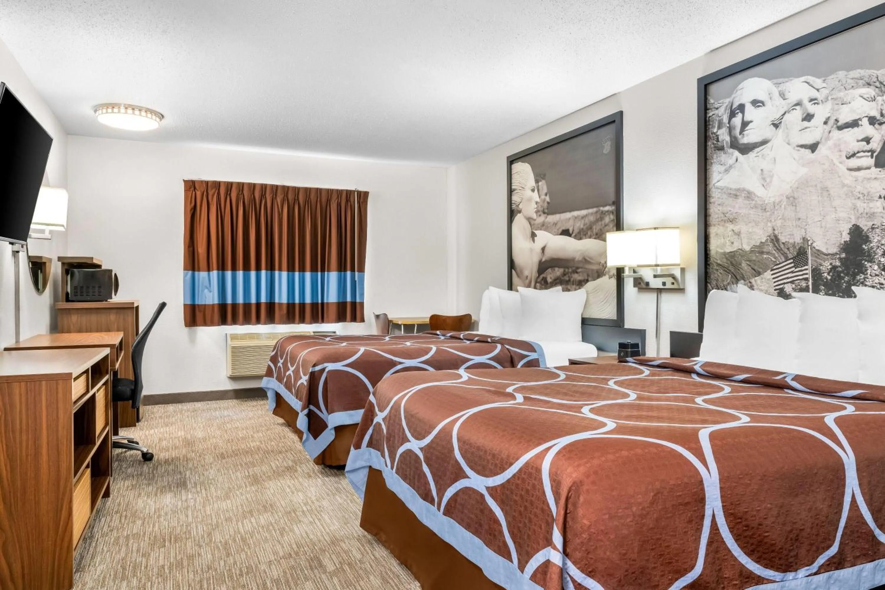 Photo of the whole room, Bed in Super 8 by Wyndham Custer/Crazy Horse Area