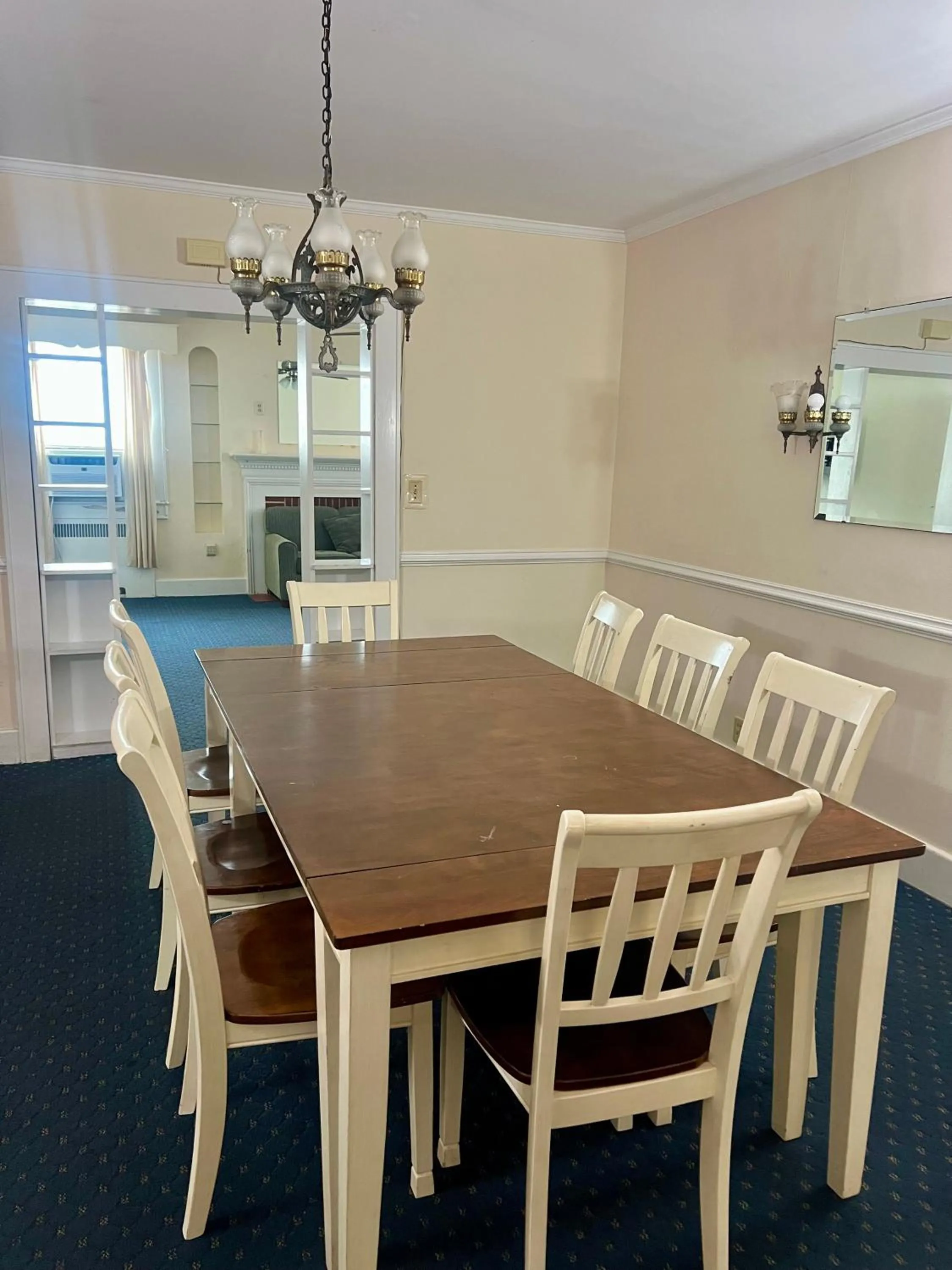 Dining area in Majestic Hotel & Apartments