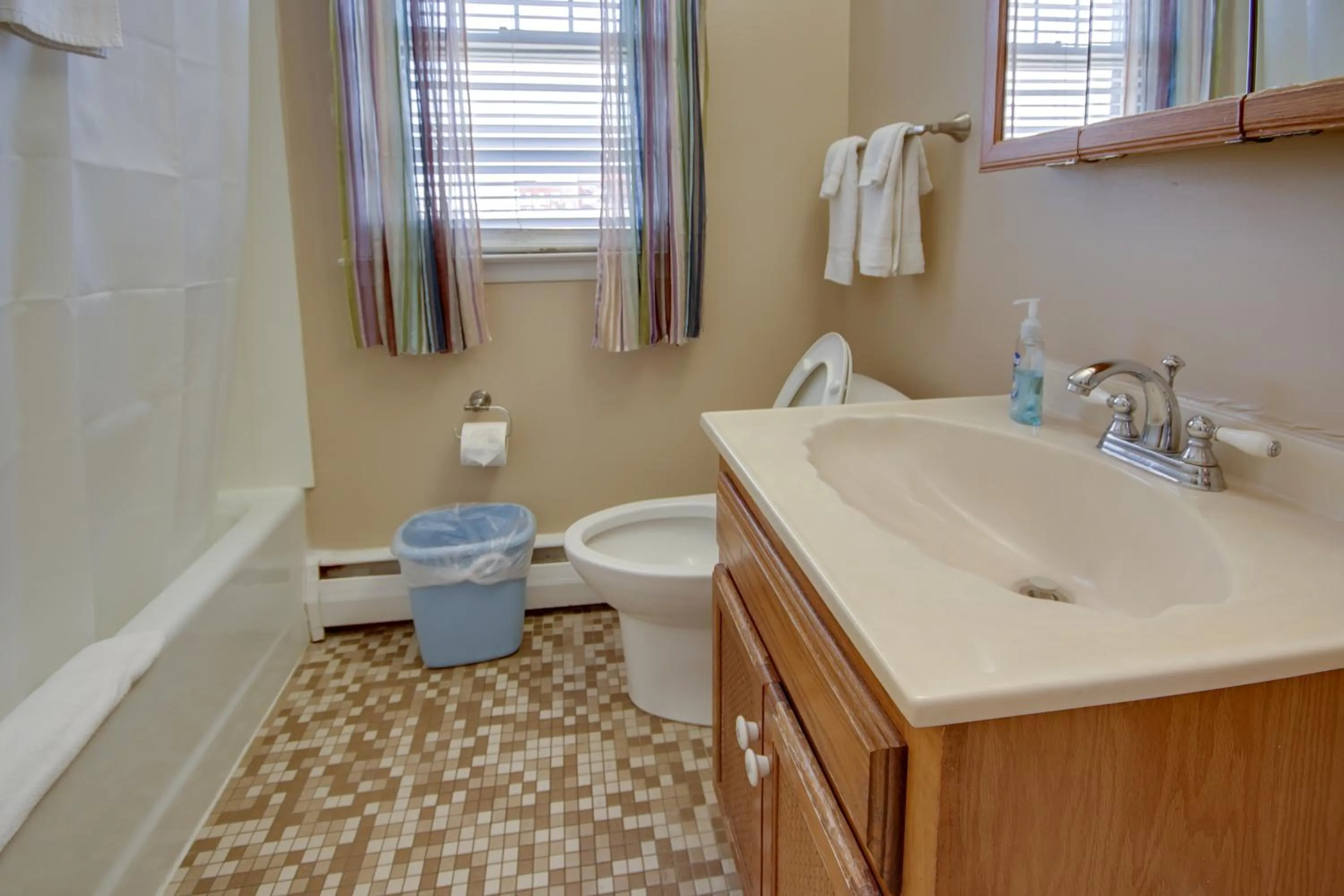 Bathroom in Majestic Hotel & Apartments