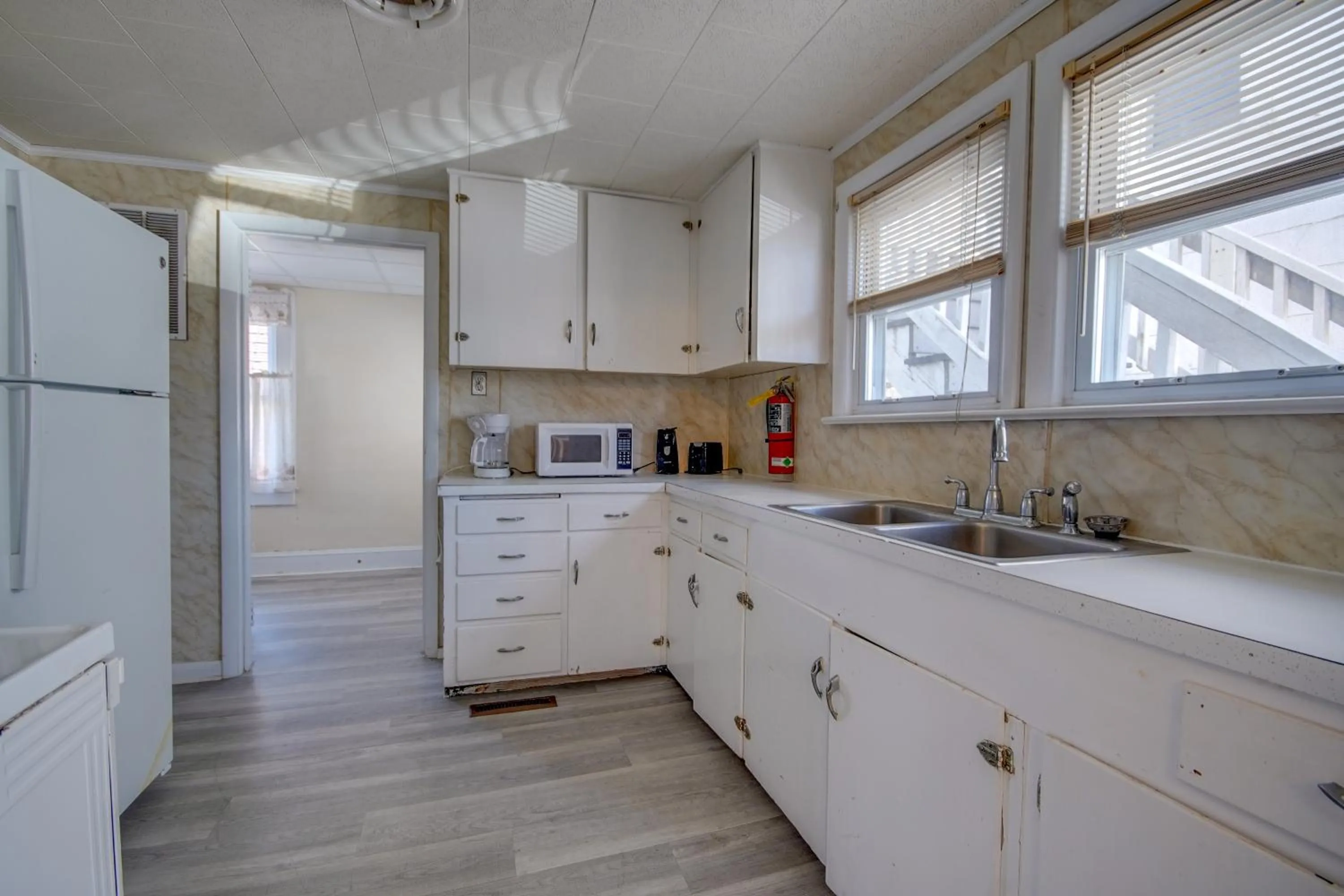 Kitchen or kitchenette in Majestic Hotel & Apartments