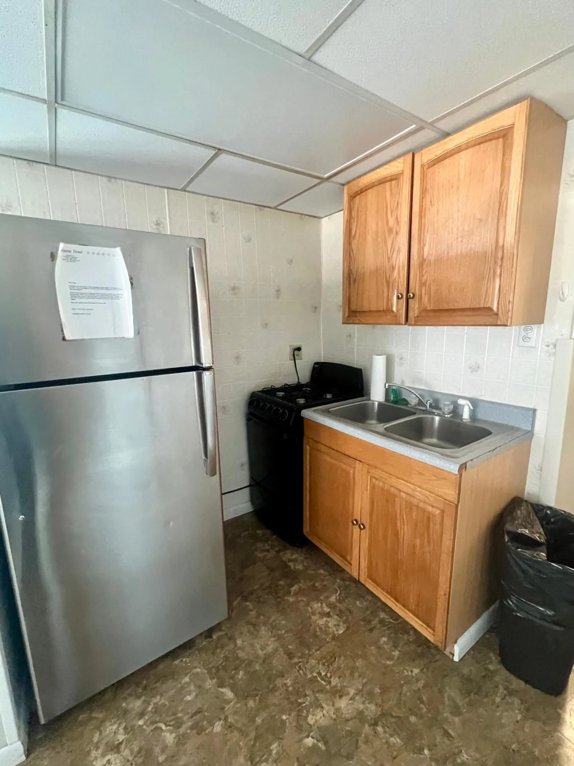 kitchen in Majestic Hotel & Apartments