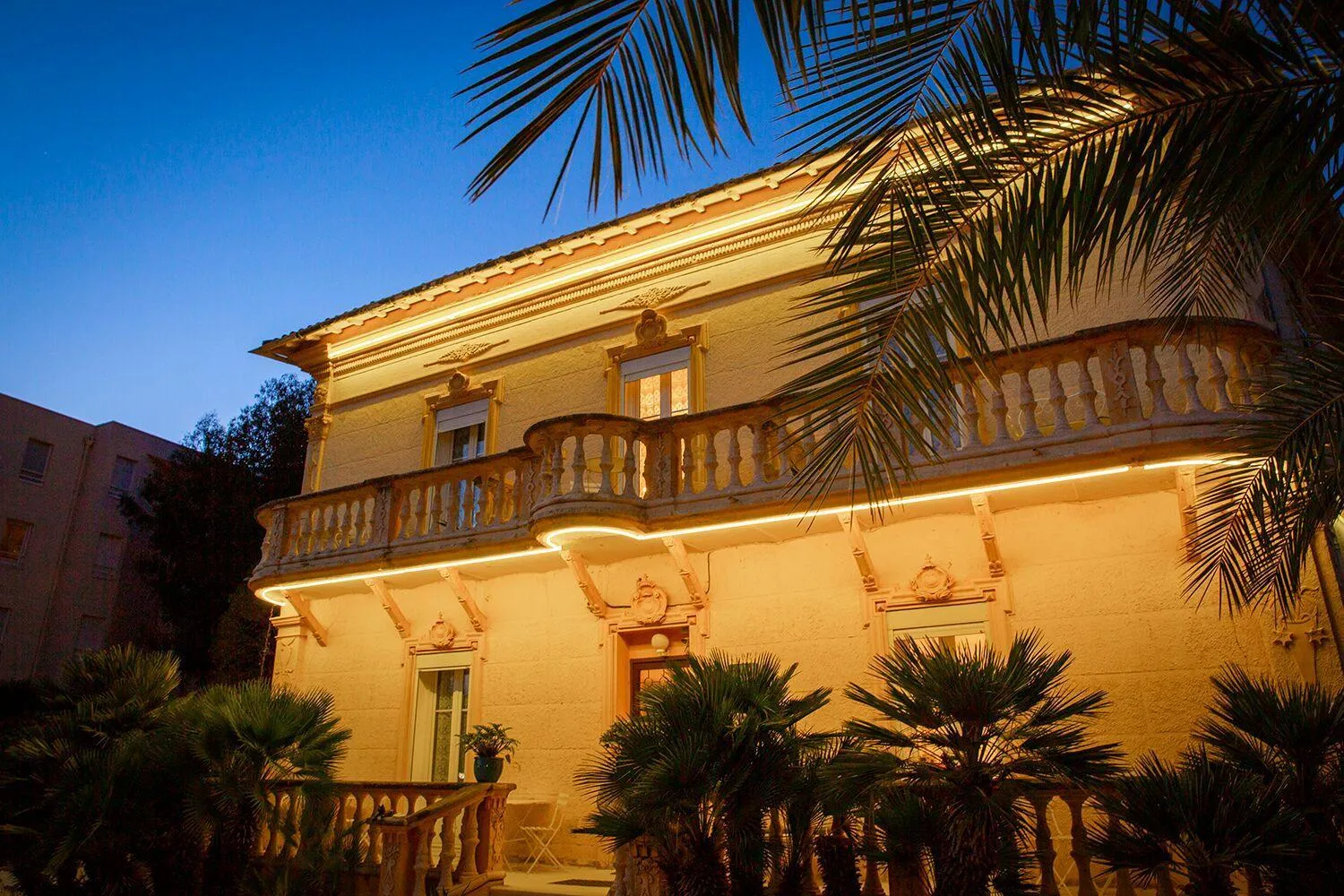 Property building in Hôtel Du Soleil